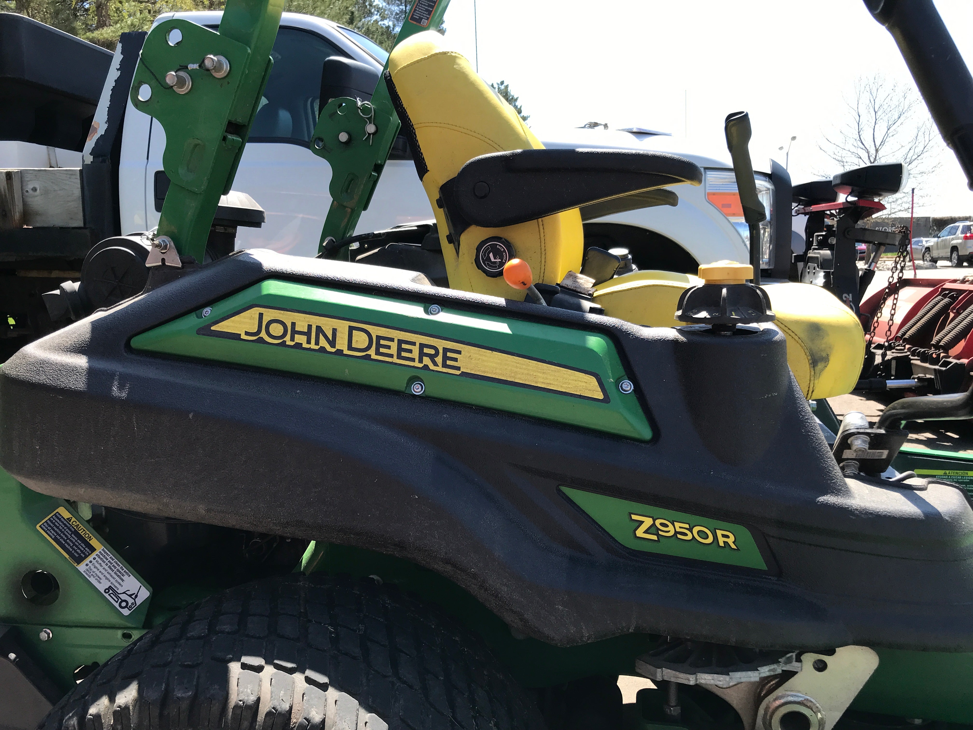 John Deere Z950R Seated Mower