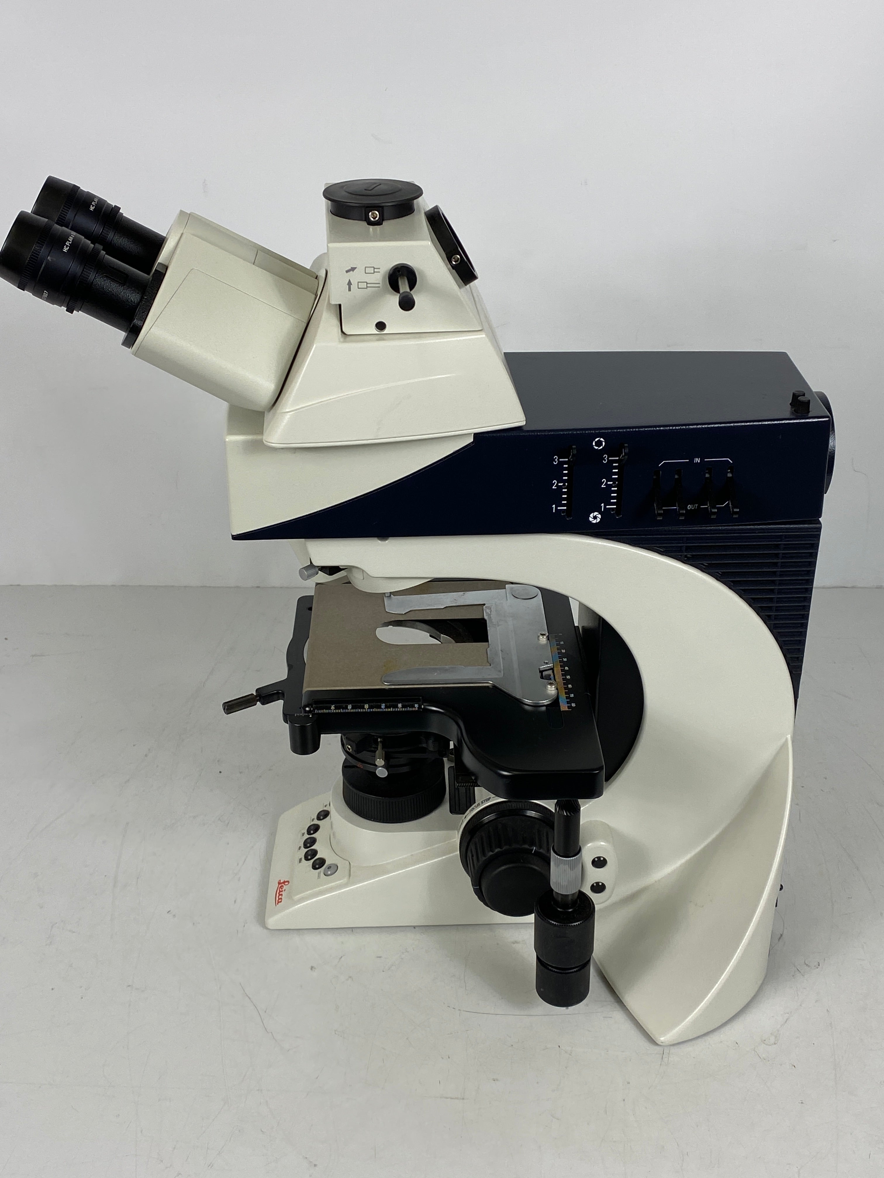 Leica DM 3000 LED Microscope