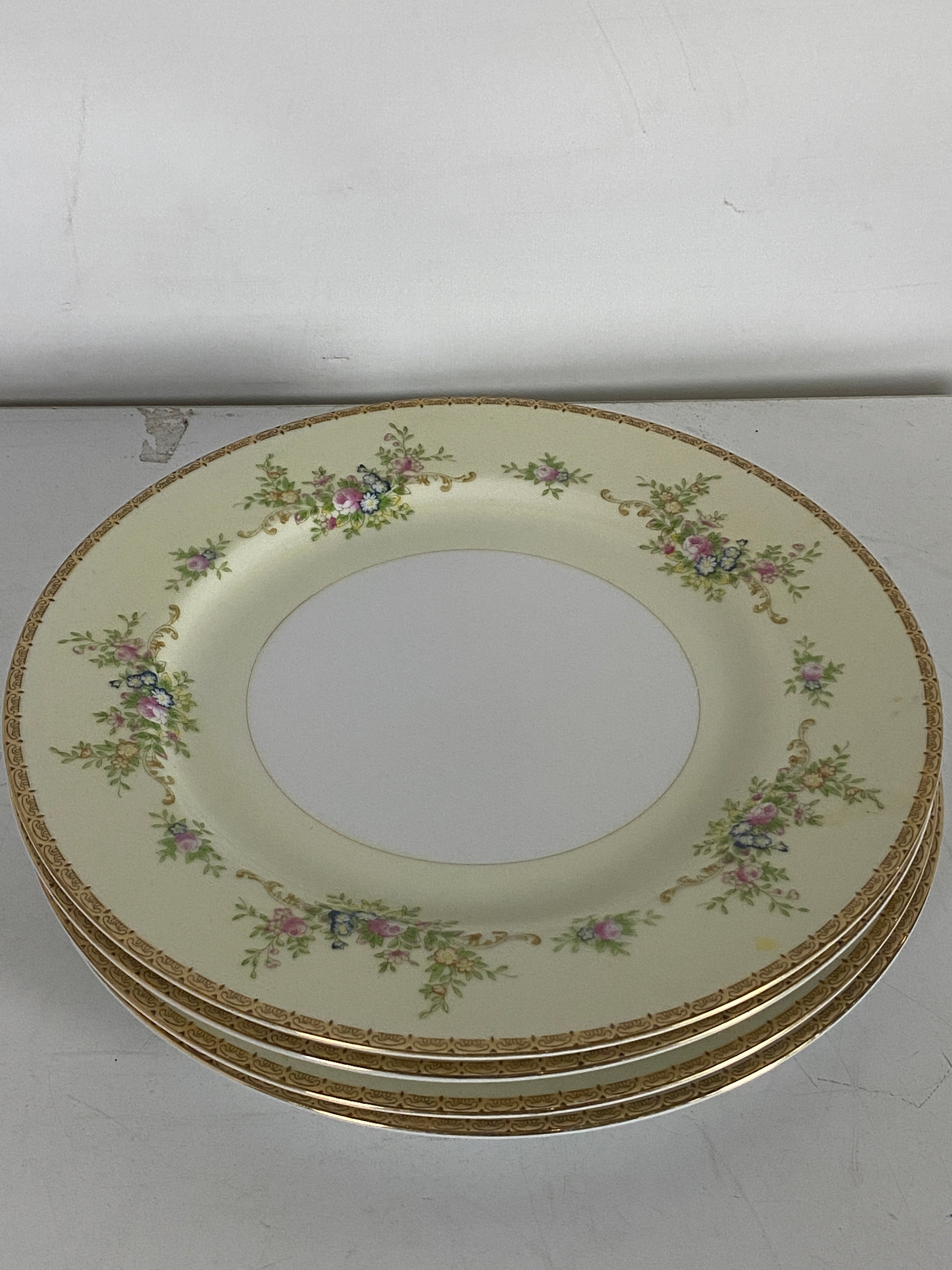 Meito China Floral Hand Painted 4 Piece Dinner Plate Set