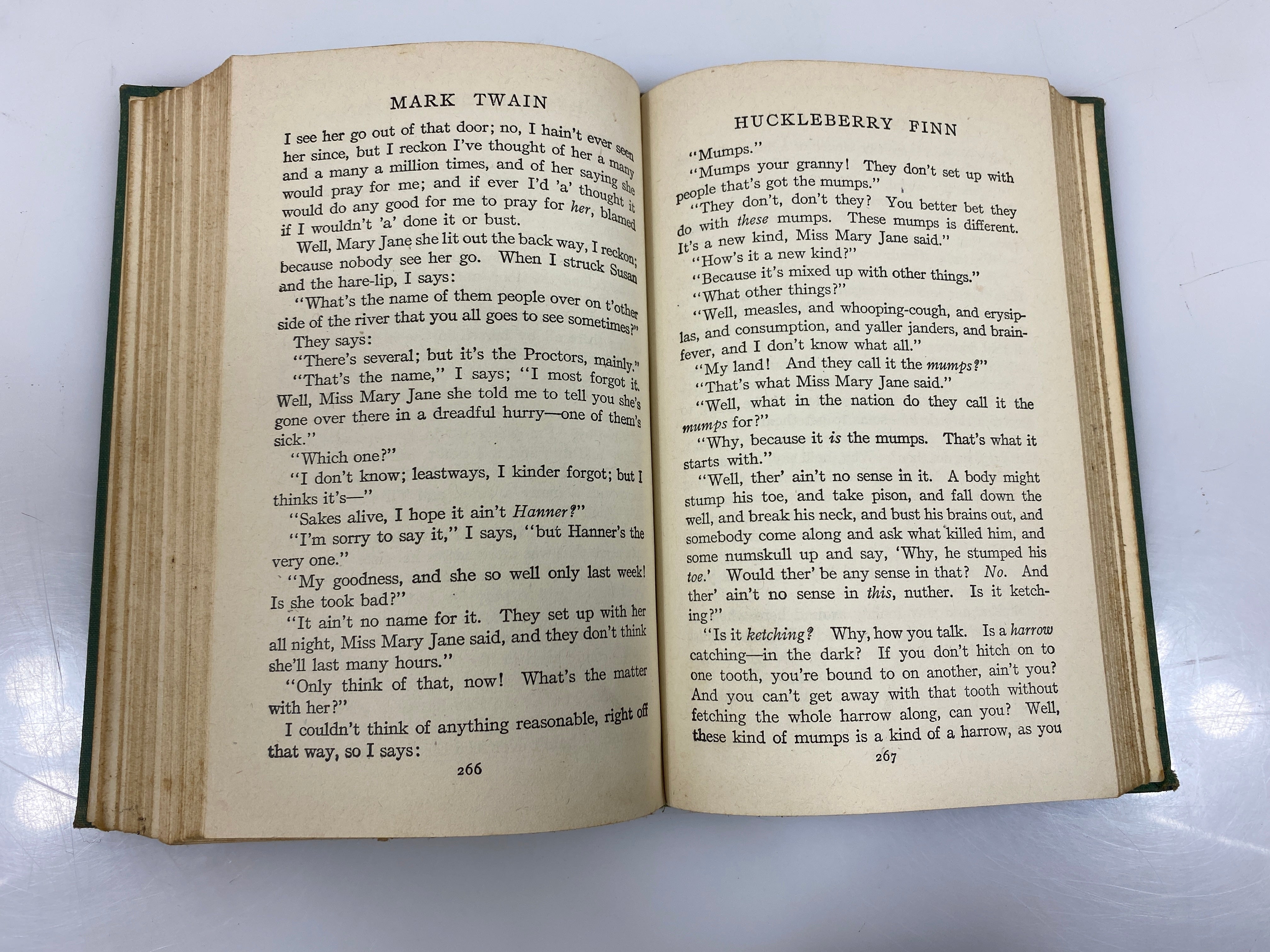 The Adventures of Huckleberry Finn Mark Twain 1931 HC