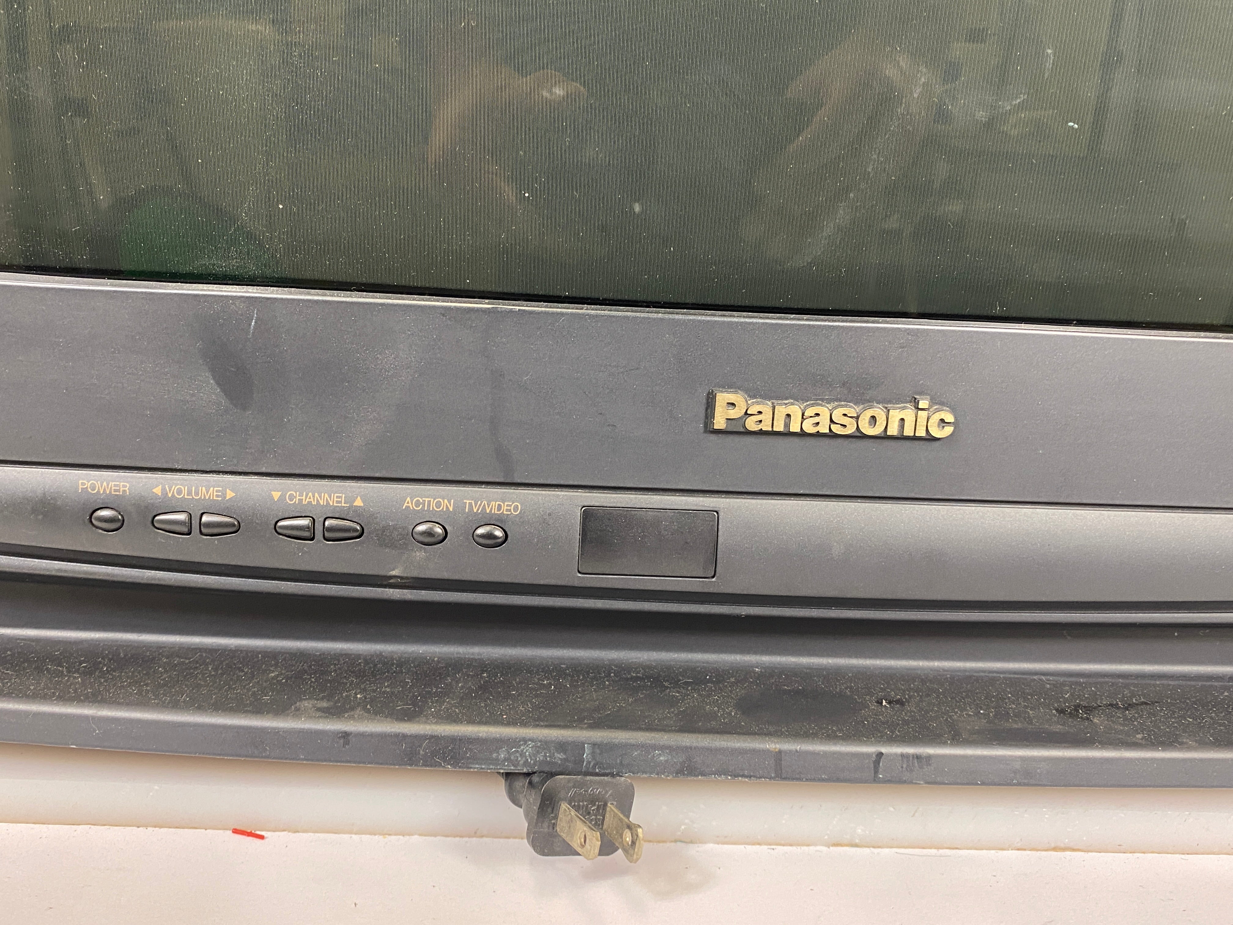 Vintage Panasonic CT-32G31U 32" CRT TV