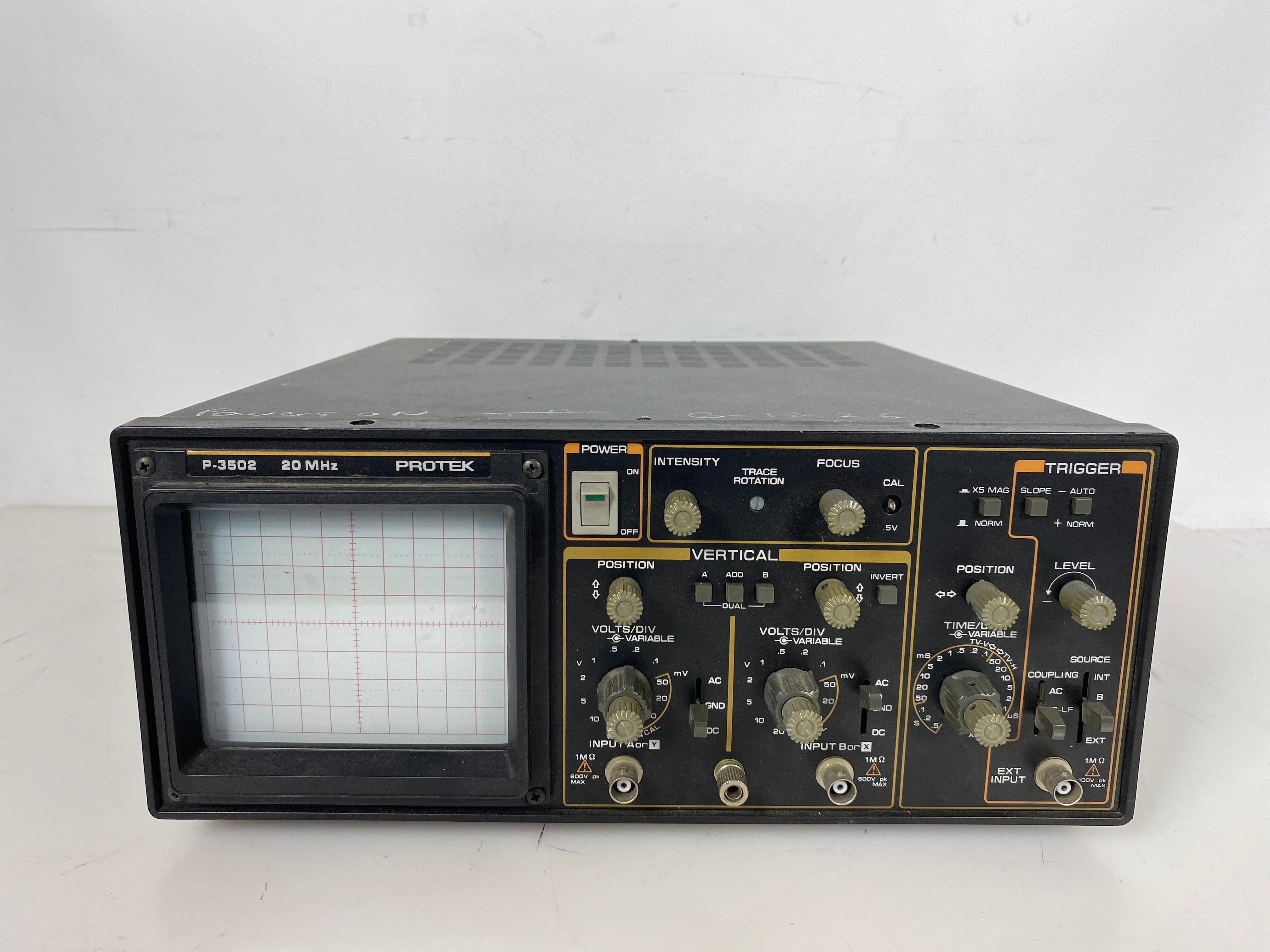 Protek P3502 20MHz Oscilloscope *Powers On*
