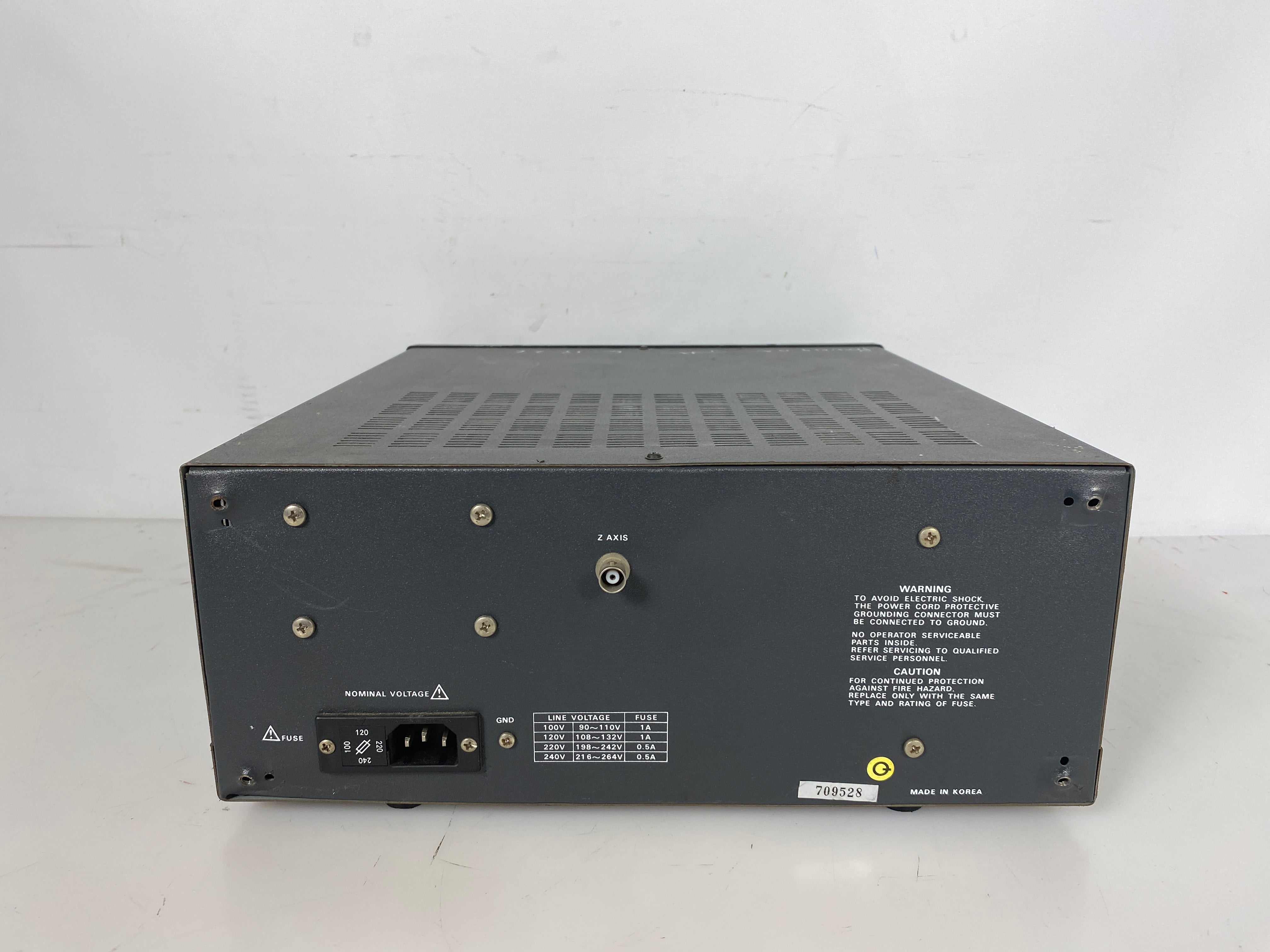 Protek P3502 20MHz Oscilloscope *Powers On*