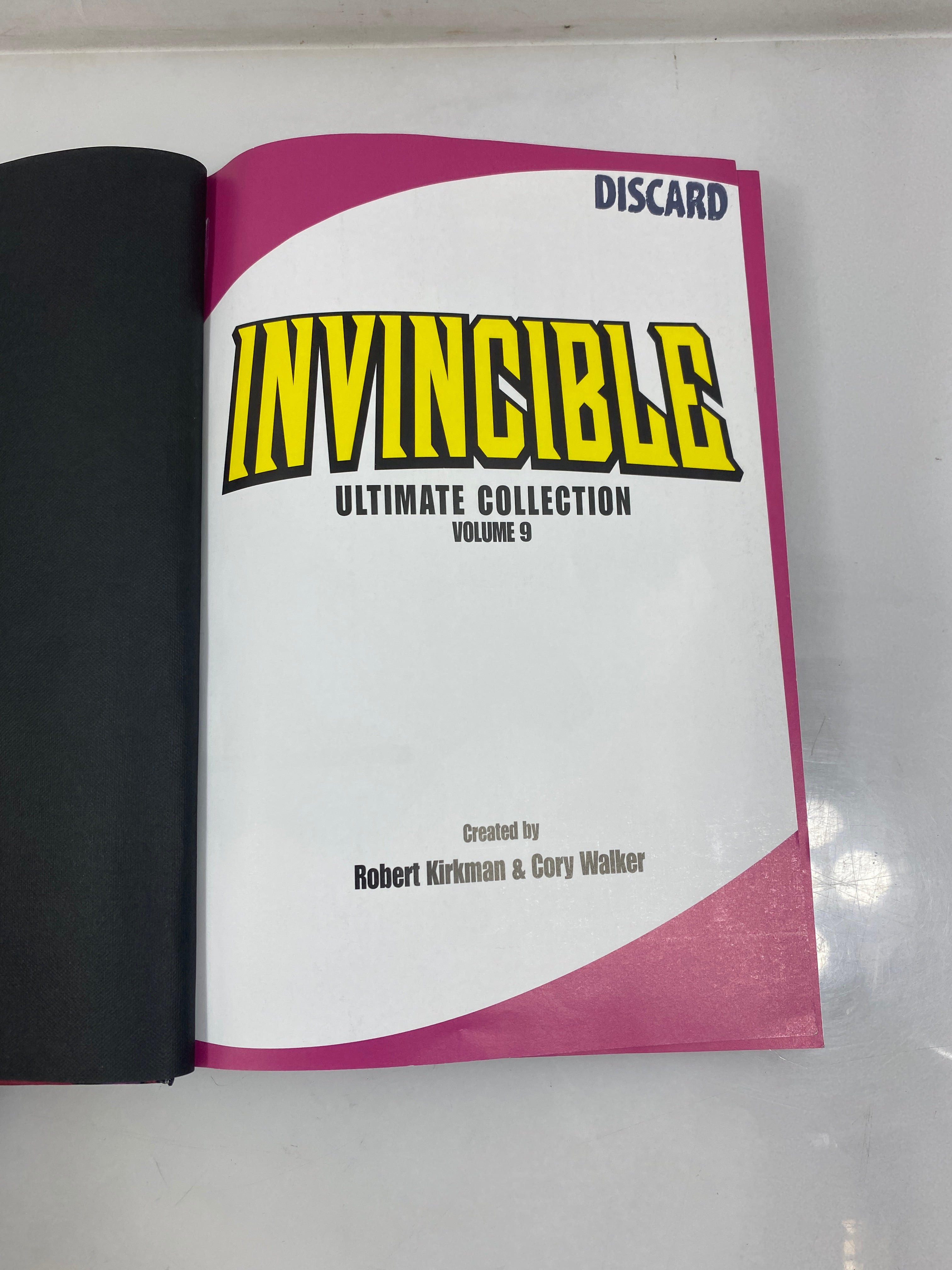 Invincible Ultimate Collection Vol. 9 Ex-library 2021 HCDJ