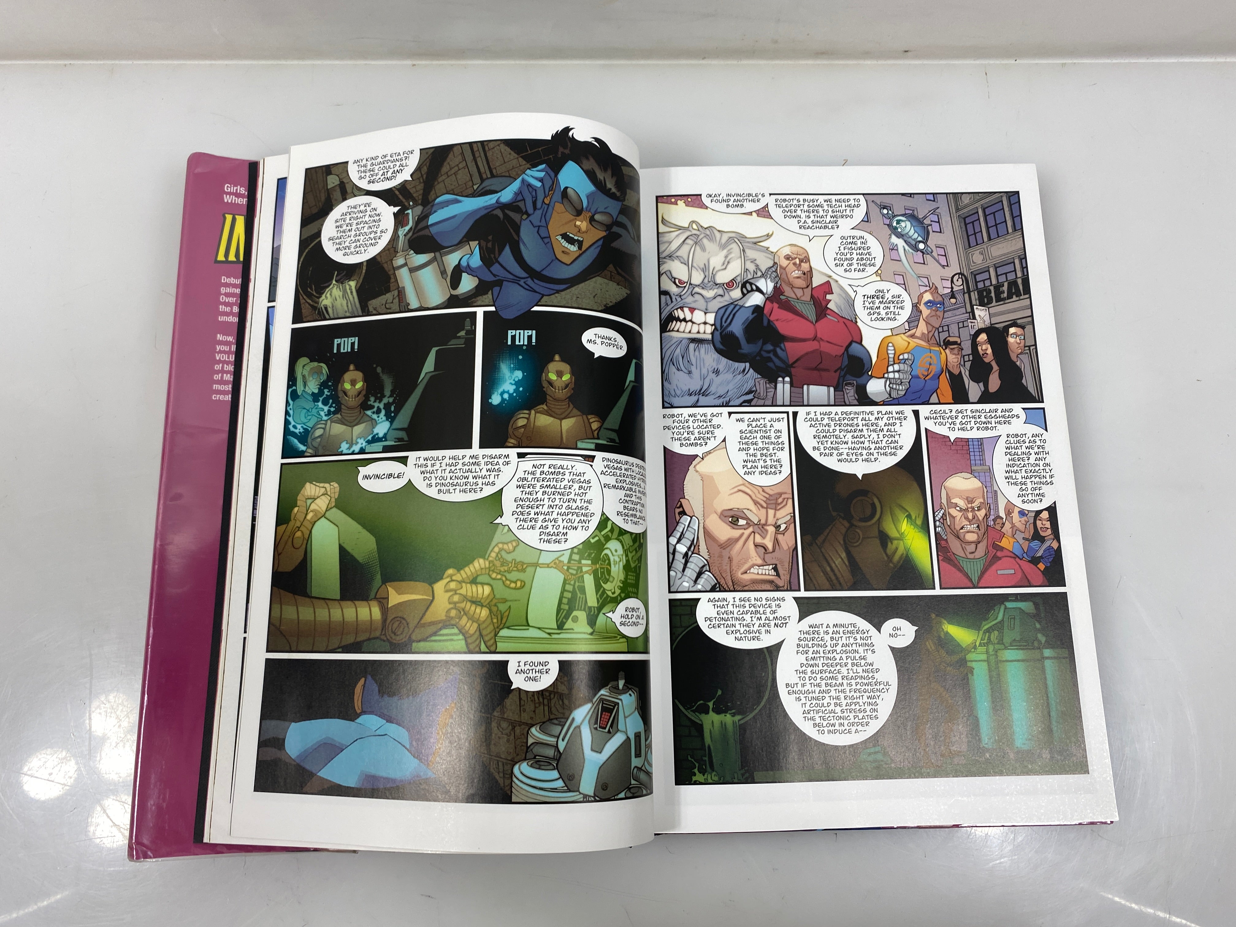Invincible Ultimate Collection Vol. 9 Ex-library 2021 HCDJ