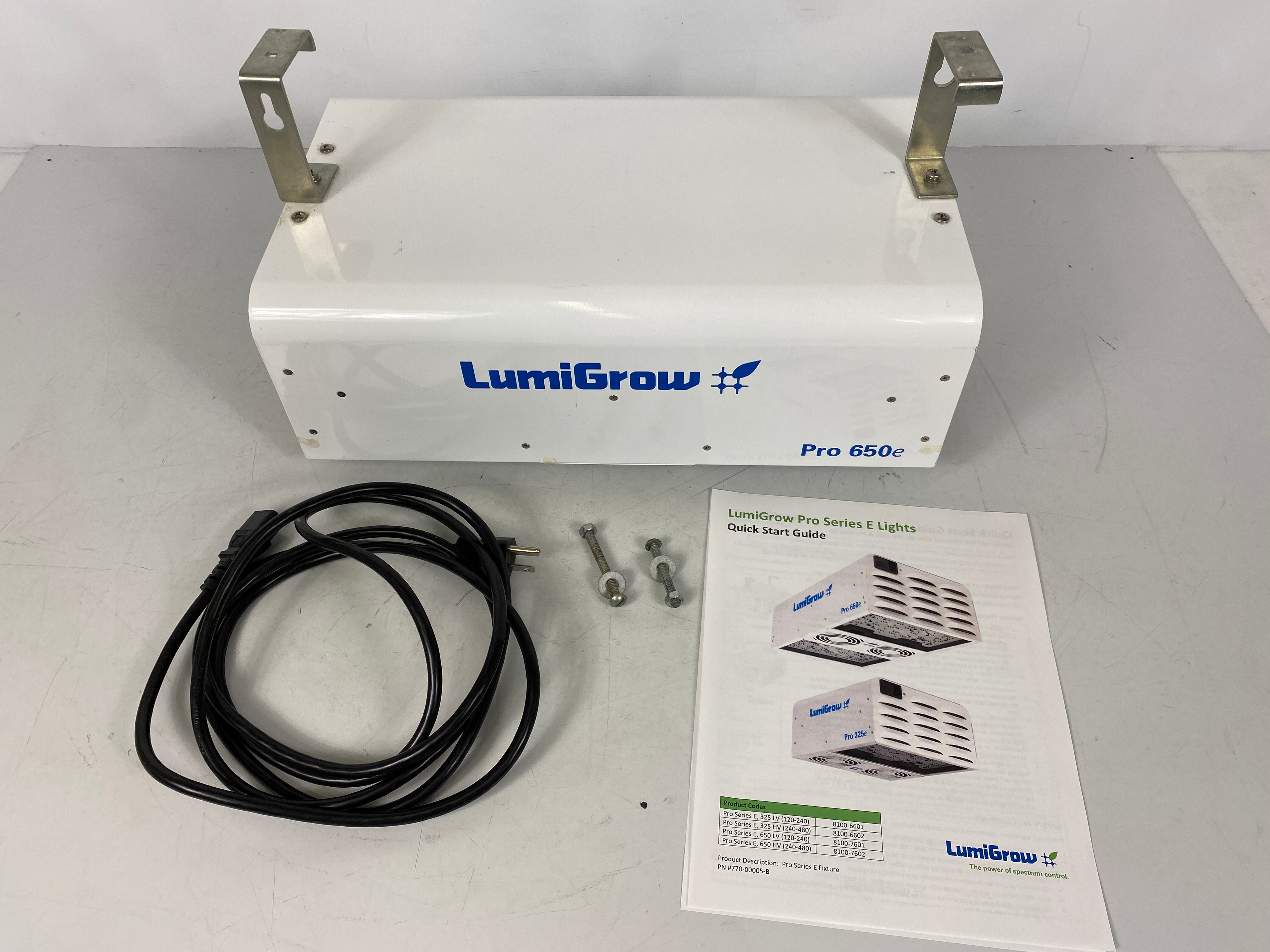 LumiGrow Pro Series 650e LED Grow Light Fixture