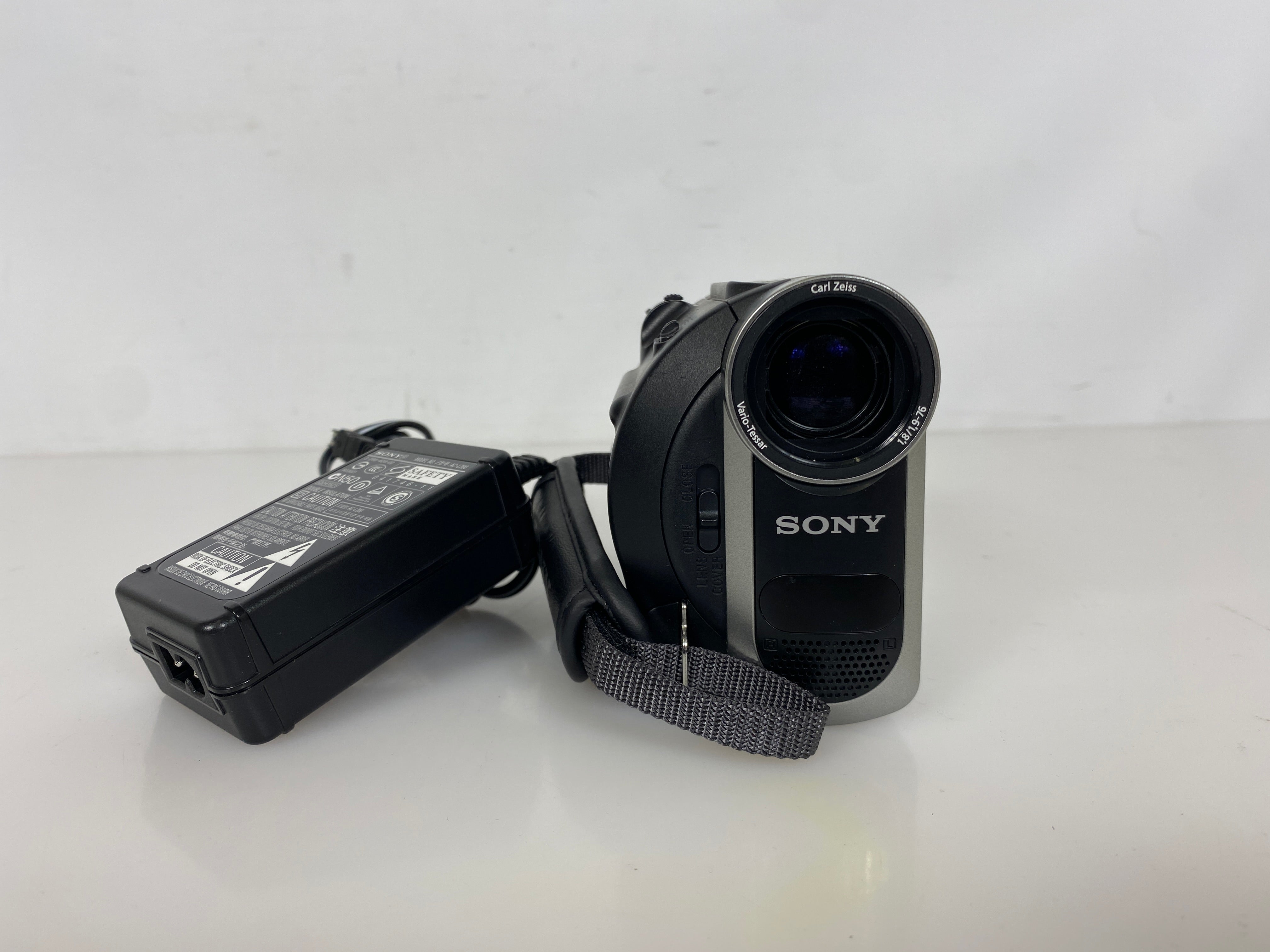 Sony DCR-HC52 MiniDV Handycam Camcorder with 40x Optical Zoom