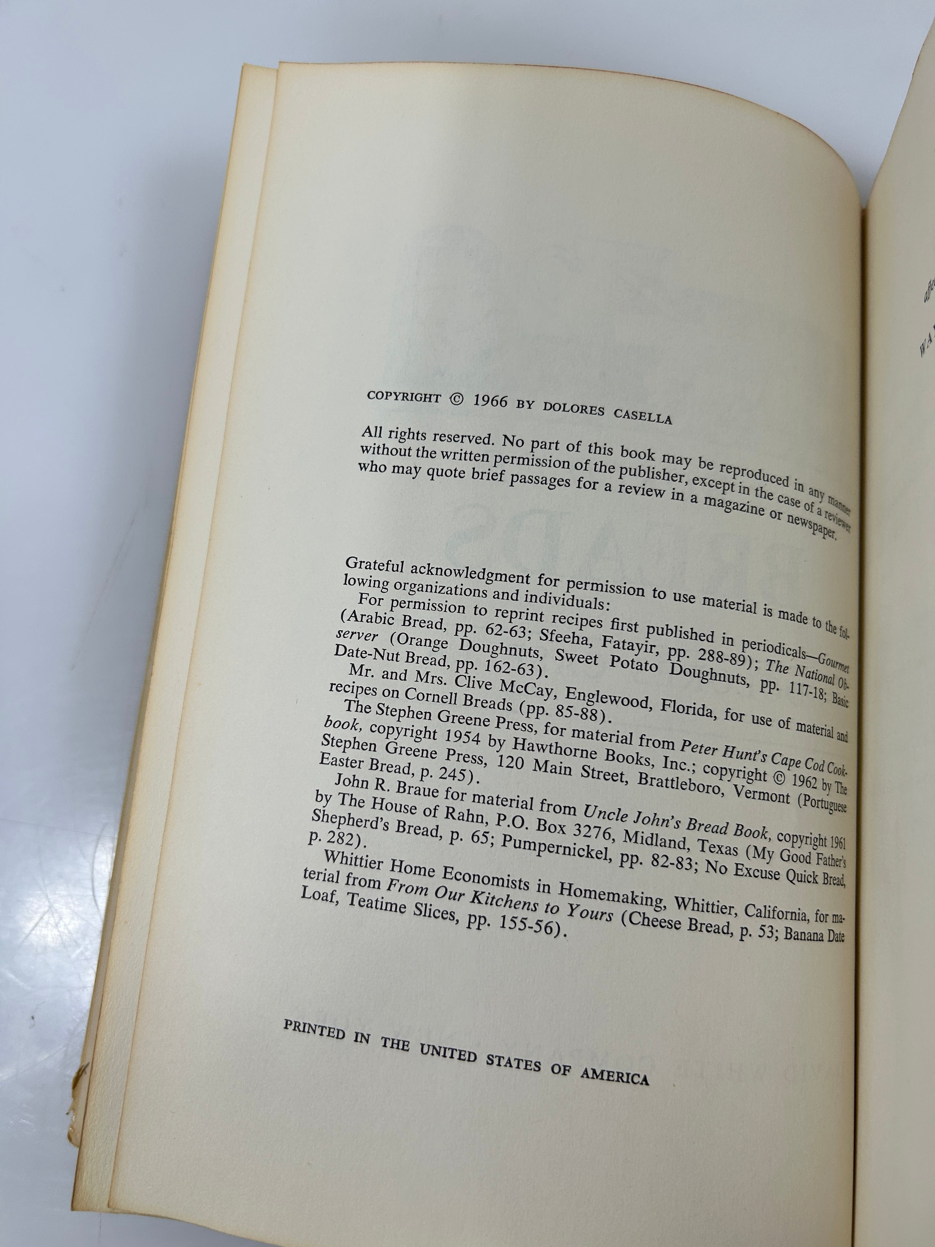 A World of Breads by Delores Casella David White Co 1966 HCDJ BCE