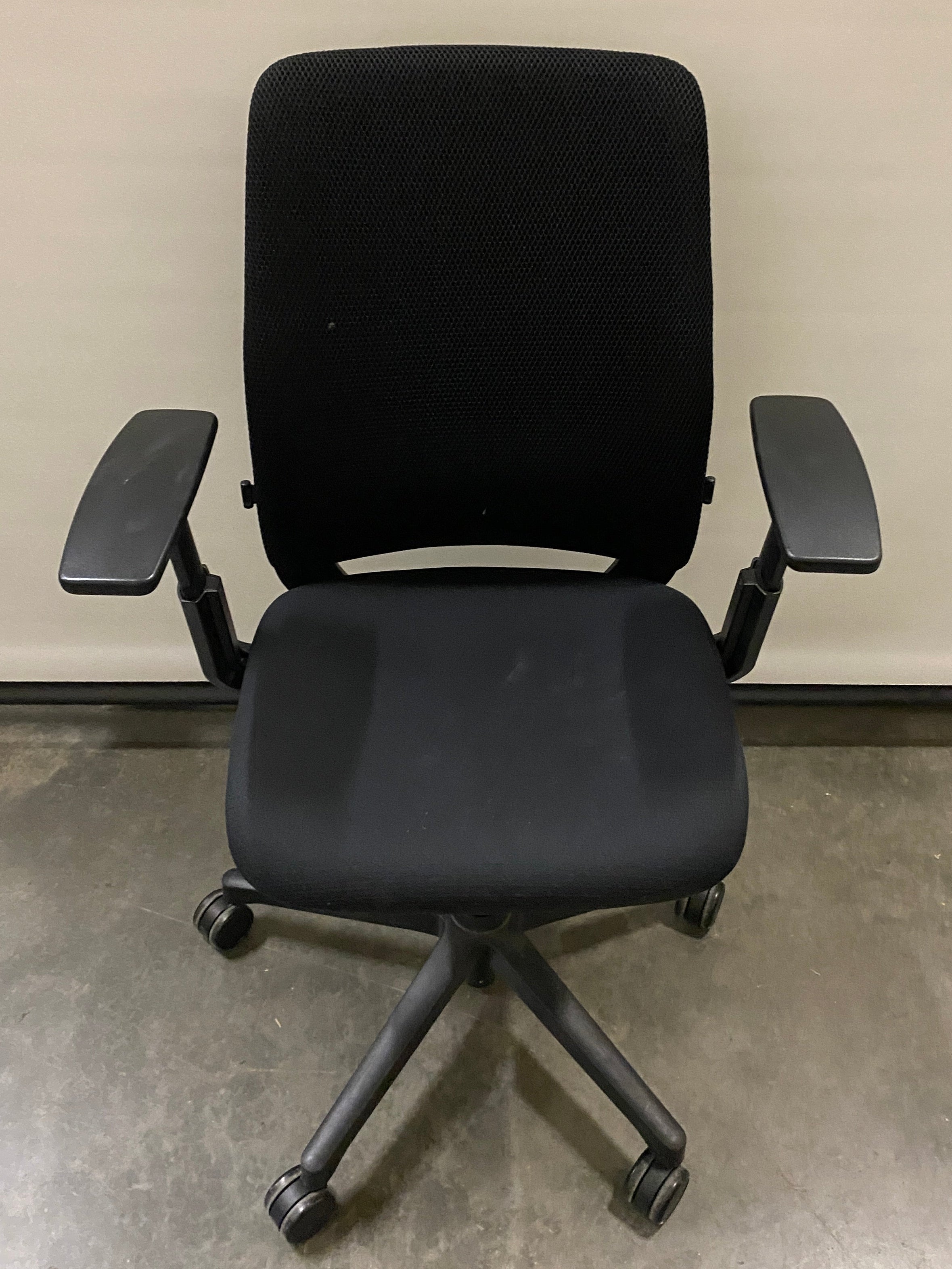 Steelcase #4821418 Black Mesh Adjustable Office Chair