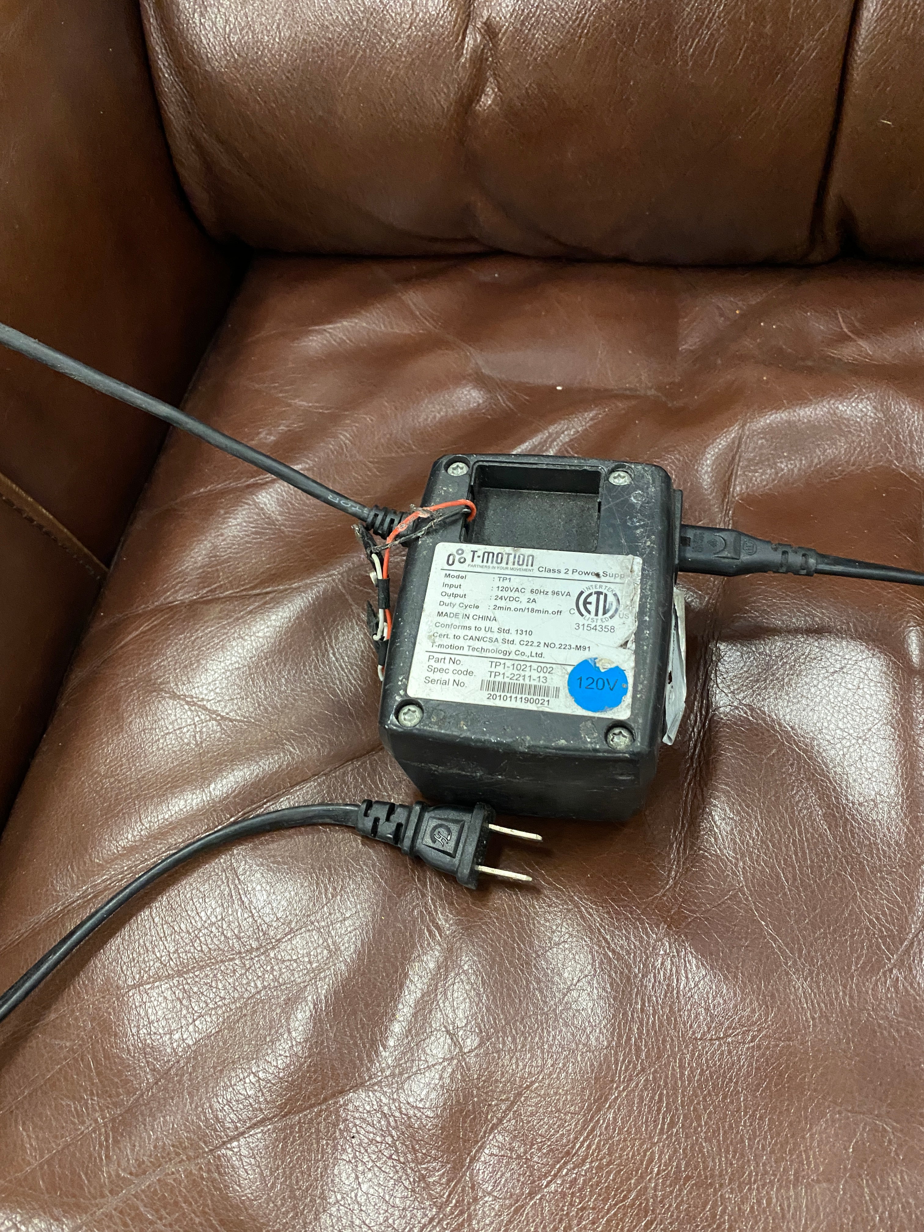 T-Motion Leather Electronic Recliner *Untested*
