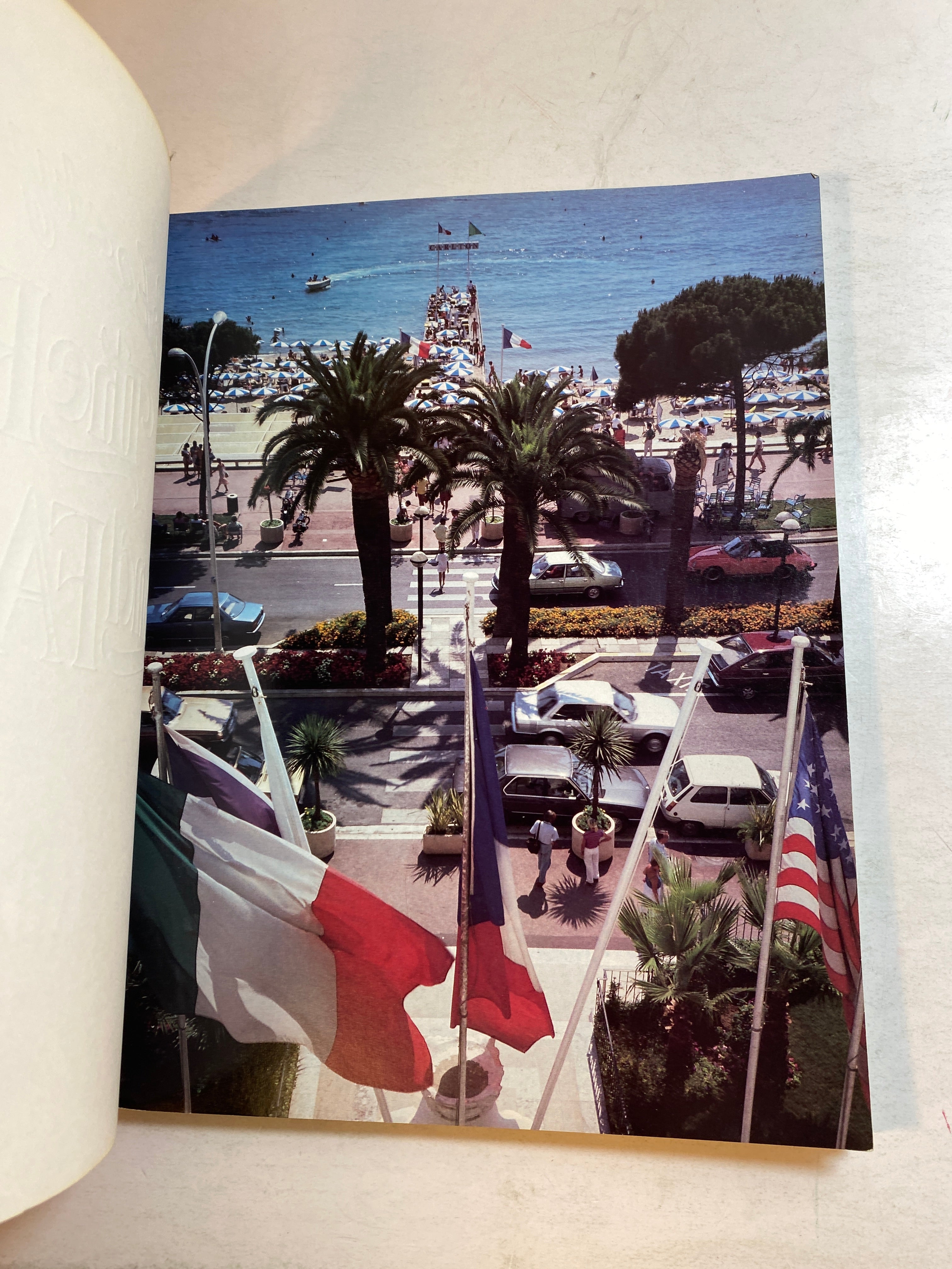 Robin Leach Lifestyles of the Rich and Famous SC 1986 *Signed*