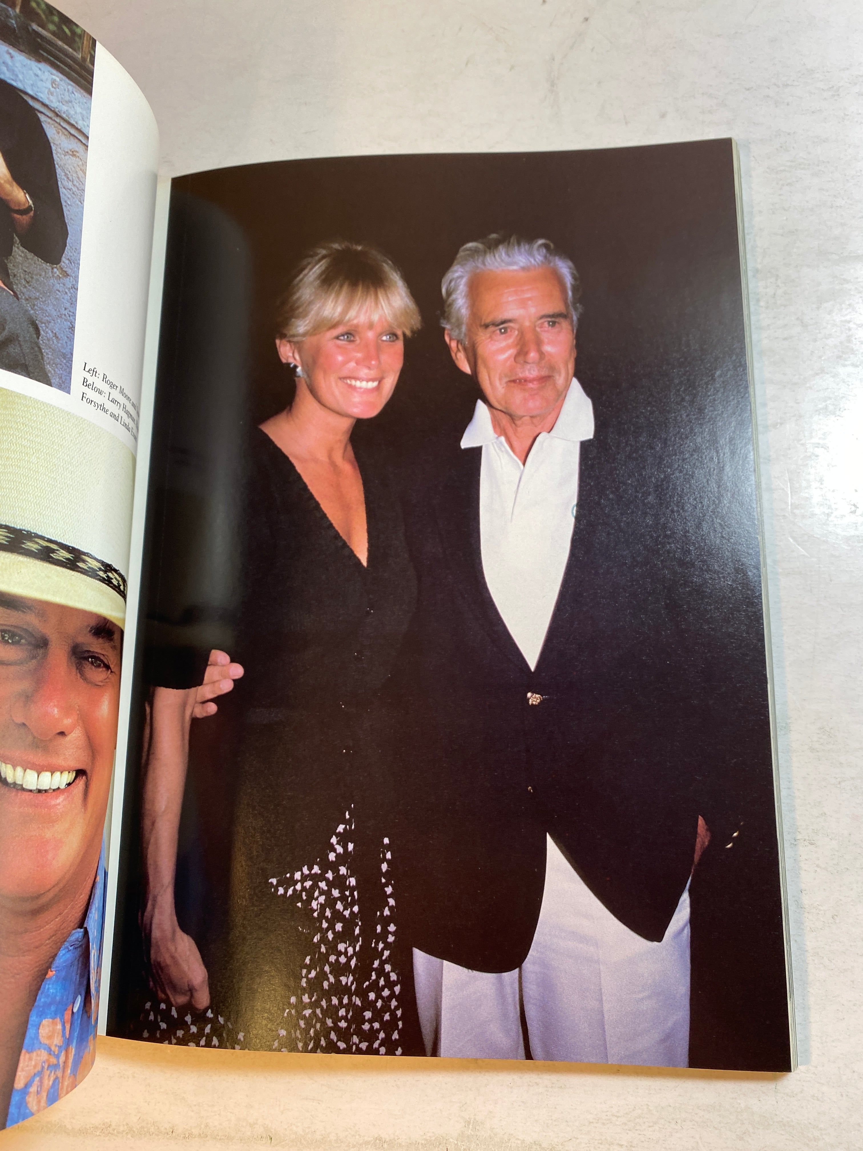 Robin Leach Lifestyles of the Rich and Famous SC 1986 *Signed*