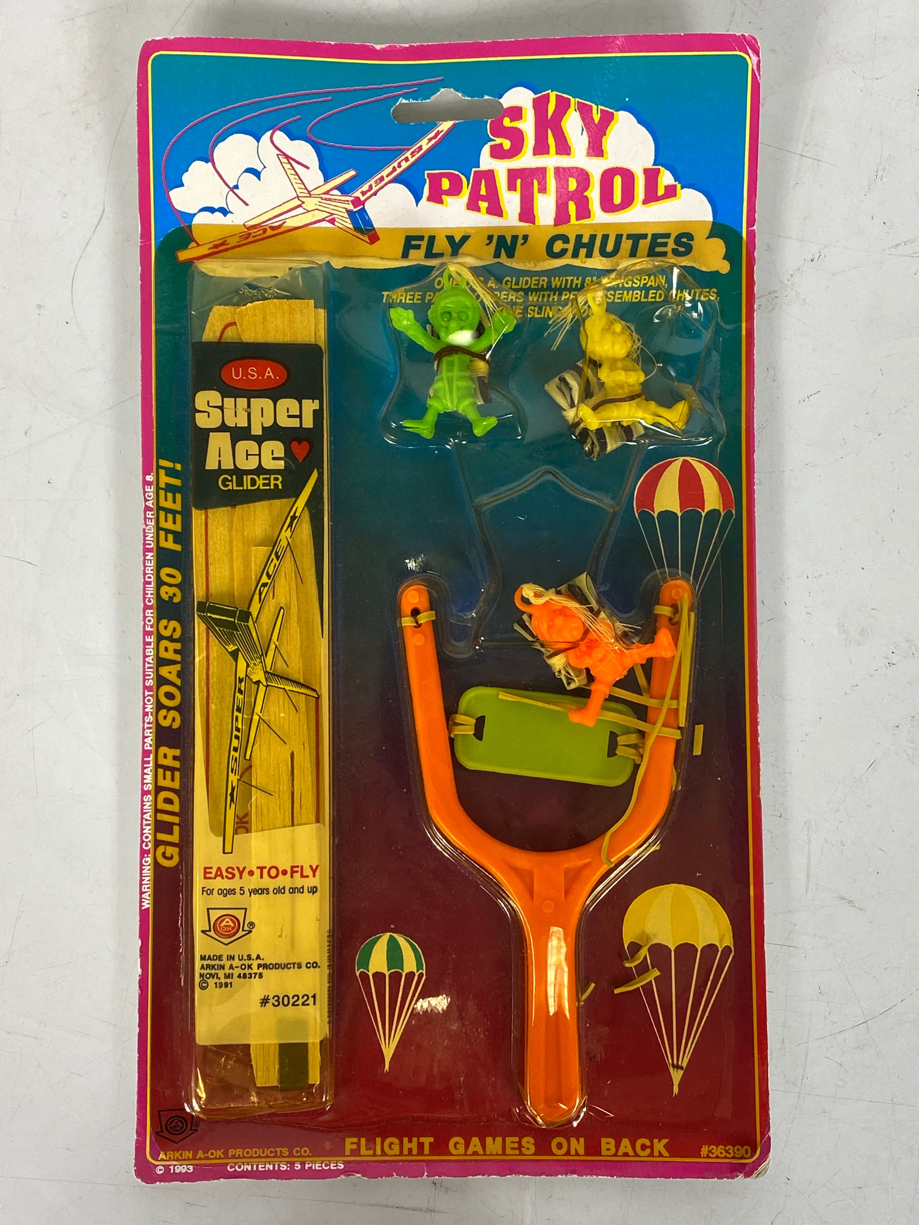 1993 Arkin A-OK Products Co. Sky Patrol "Fly 'N' Chutes" #36390