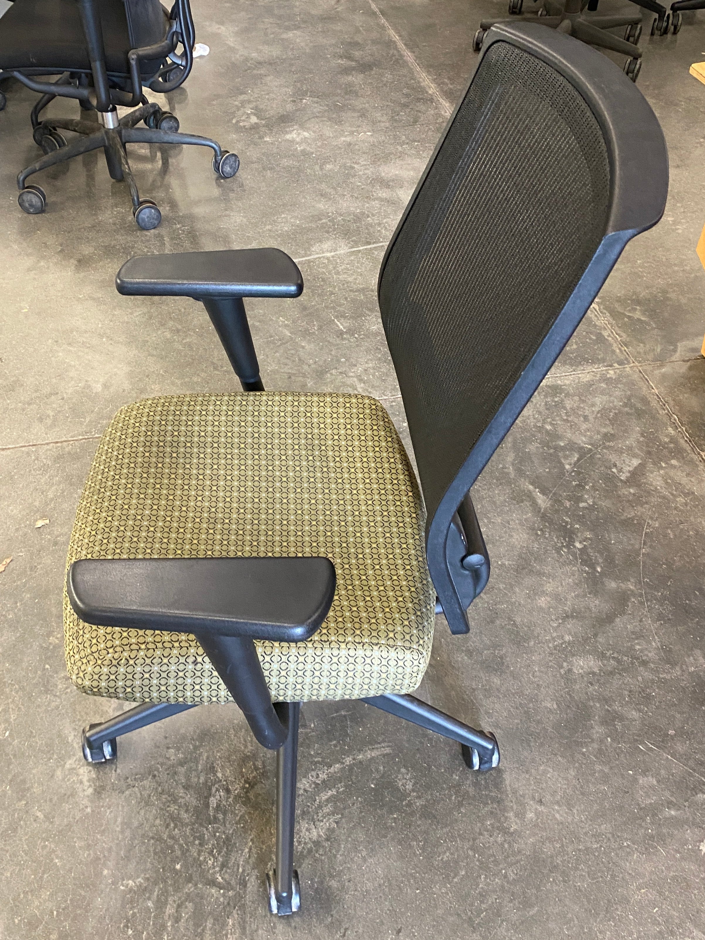 SitOnIt Seating Rolling Green Patterned Office Chair