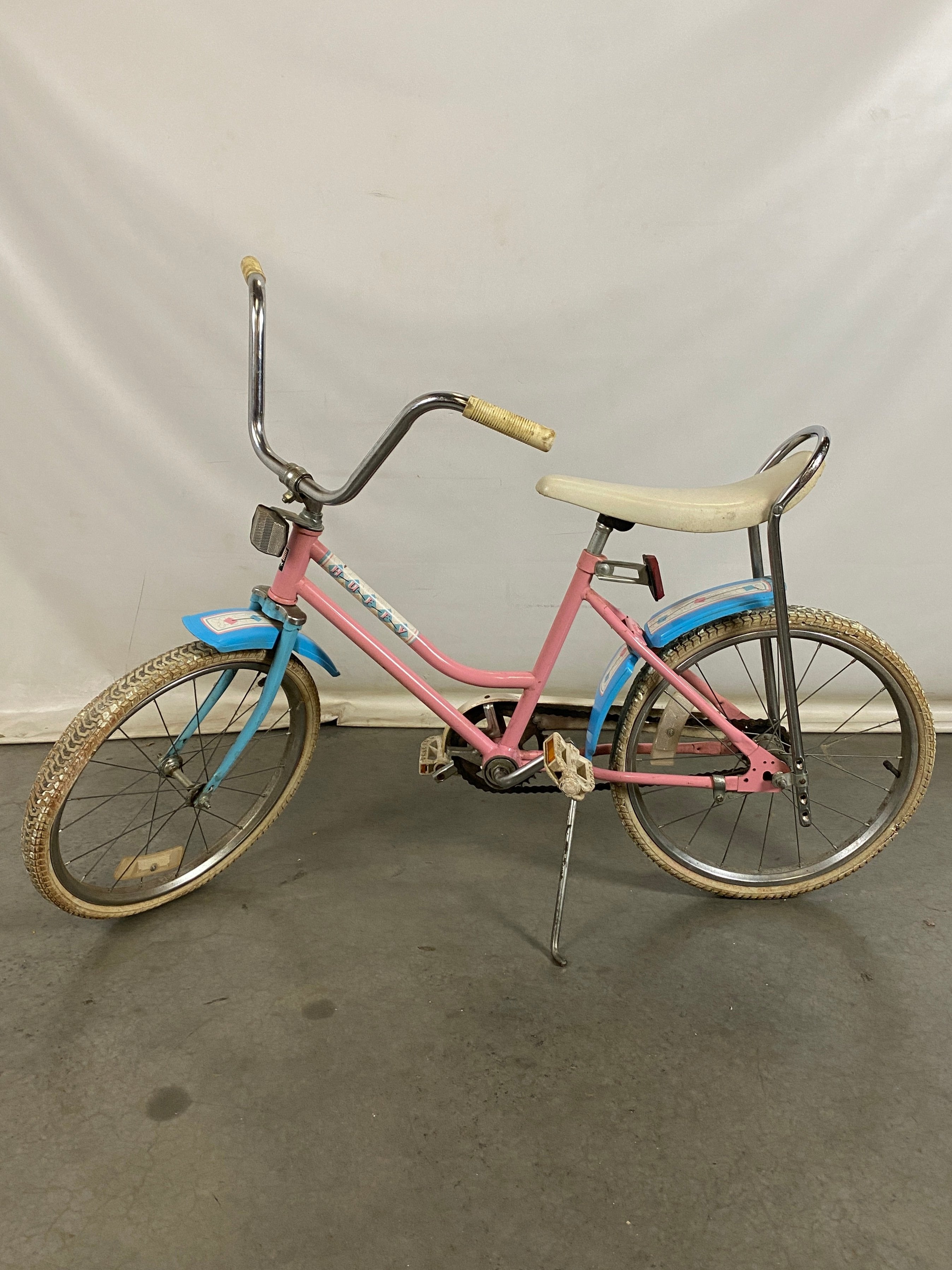 Vintage Girls Huffy Dream Girl Banana Seat Bike