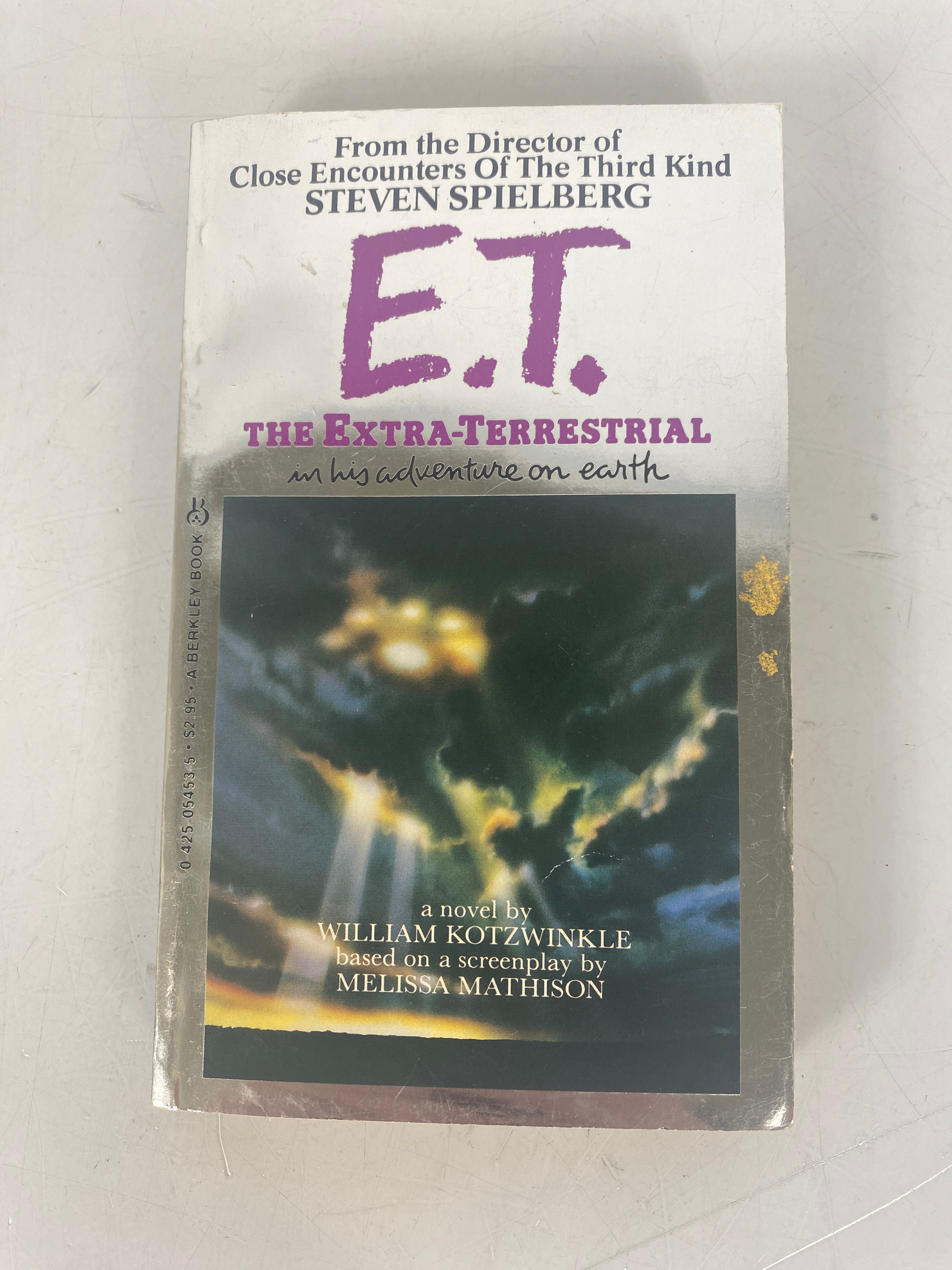 ET The Extraterrestrial in his Adventure on Earth William Kotzwinkle 1982