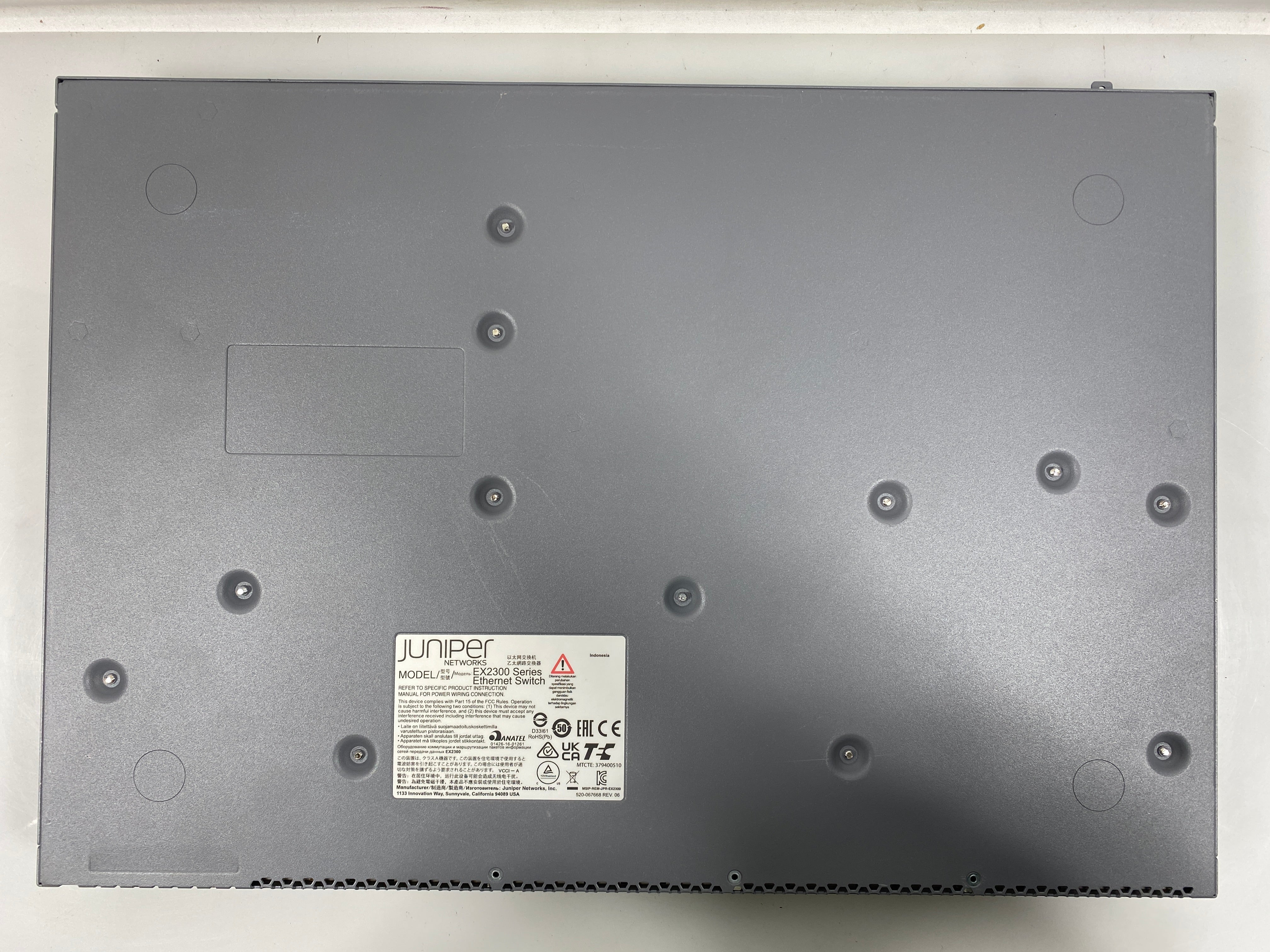 Juniper Networks EX2300-48P Ethernet Switch PoE+ (depressed button)