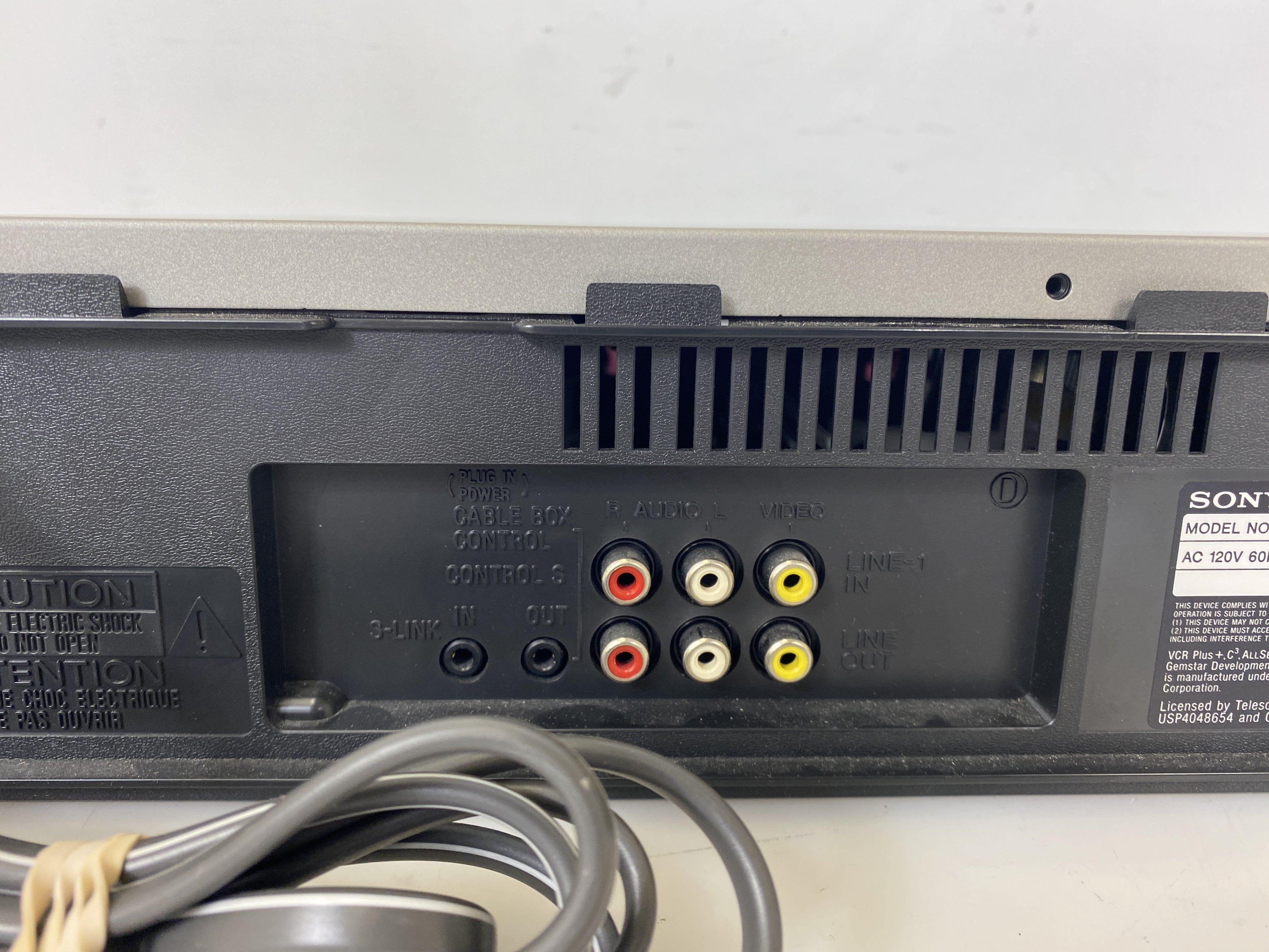 Sony SLV-N80 Video Cassette Recorder VCR