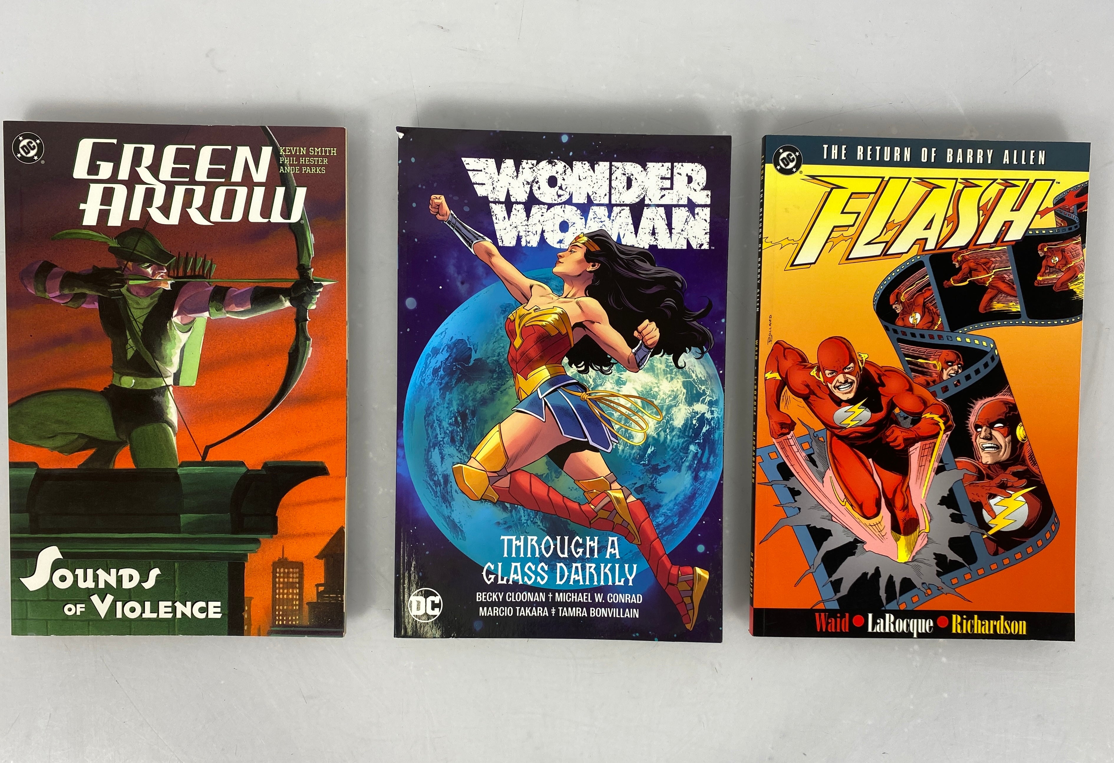 Lot of 5 Wonder Woman, Flash, Green Arrow (DC) Graphic Novels SC