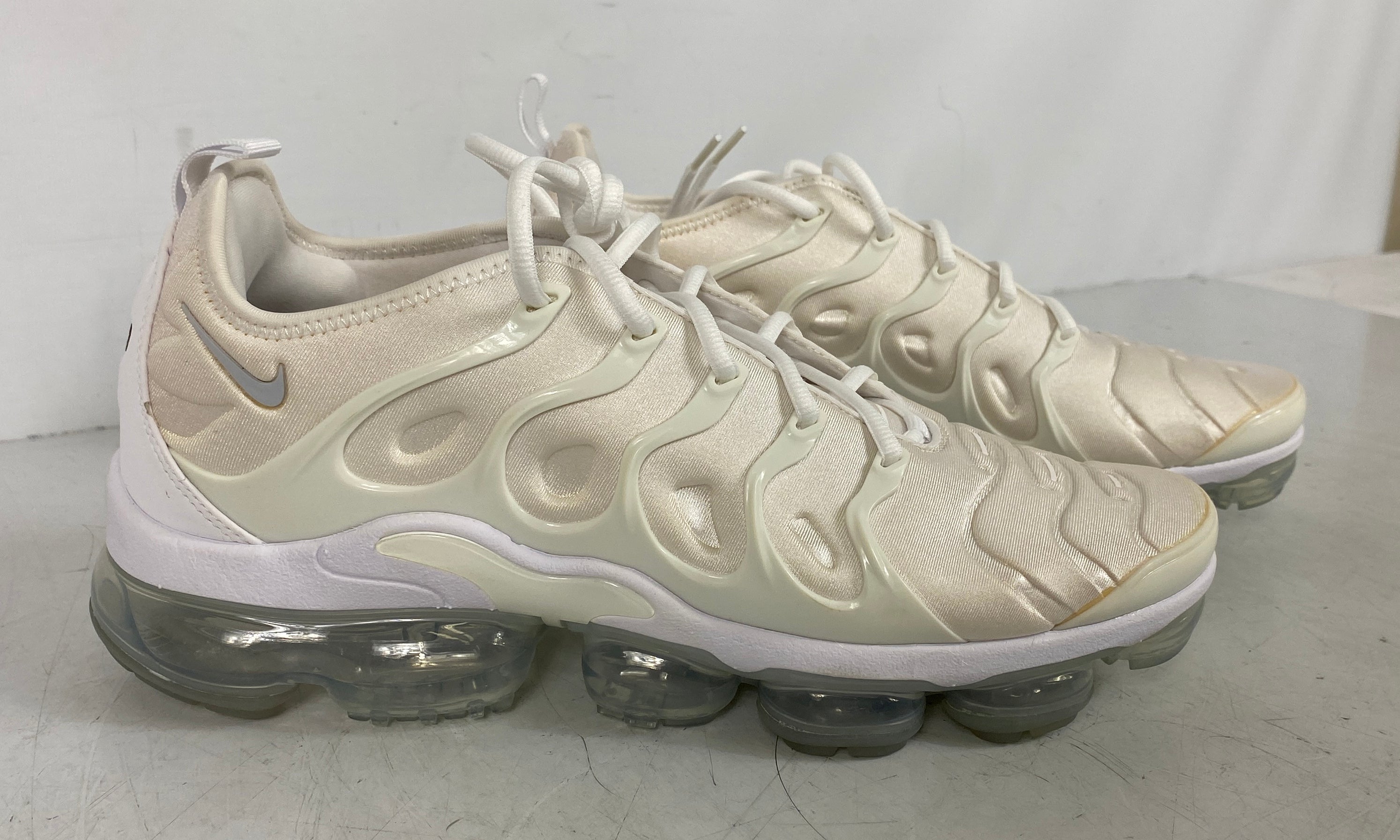 Nike White Air VaporMax Plus Women's Size 12/ Men's Size 10.5