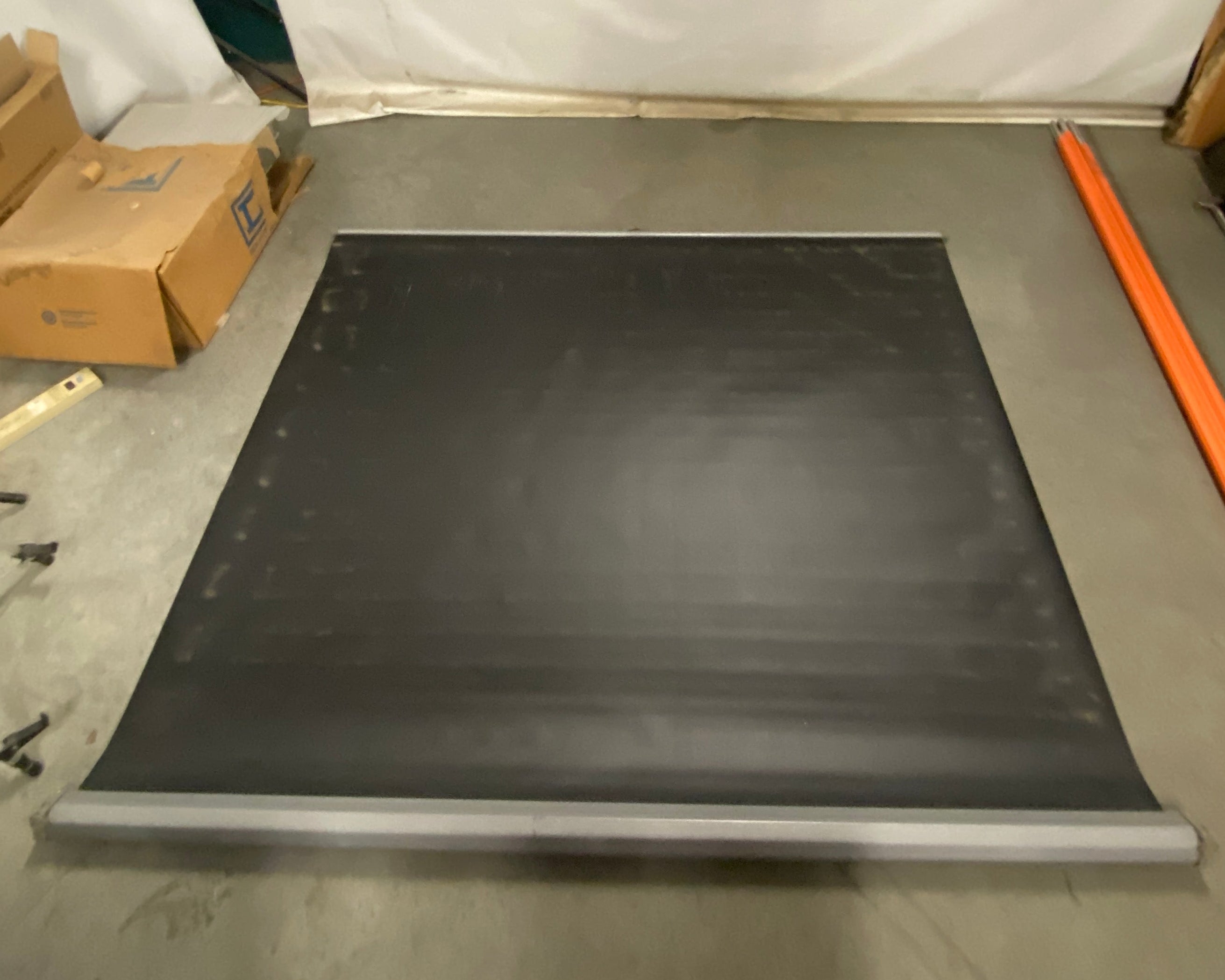 DA-LITE Gray Projection Screen