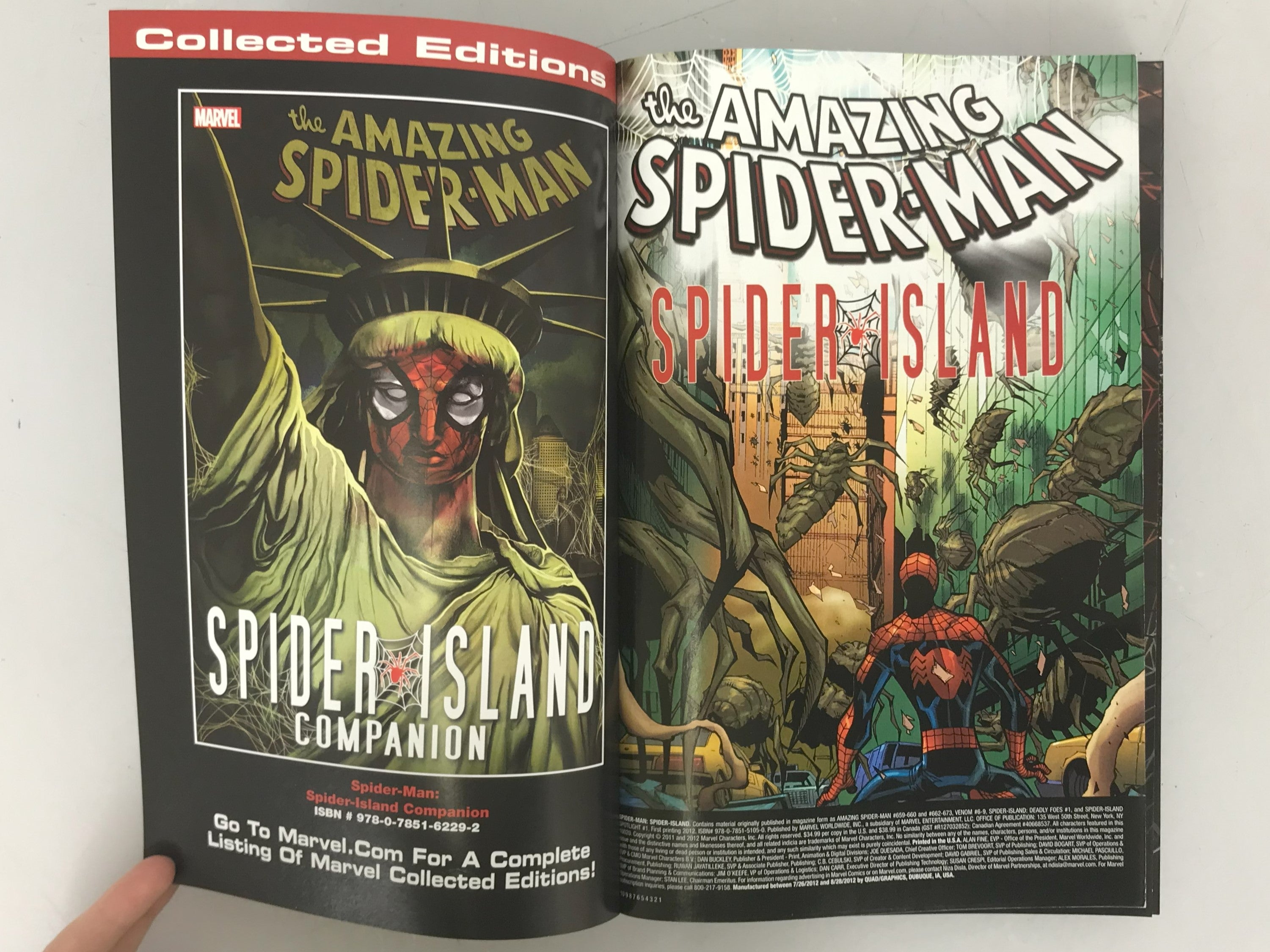 The Amazing Spiderman Spider-Island Graphic Novel 2012