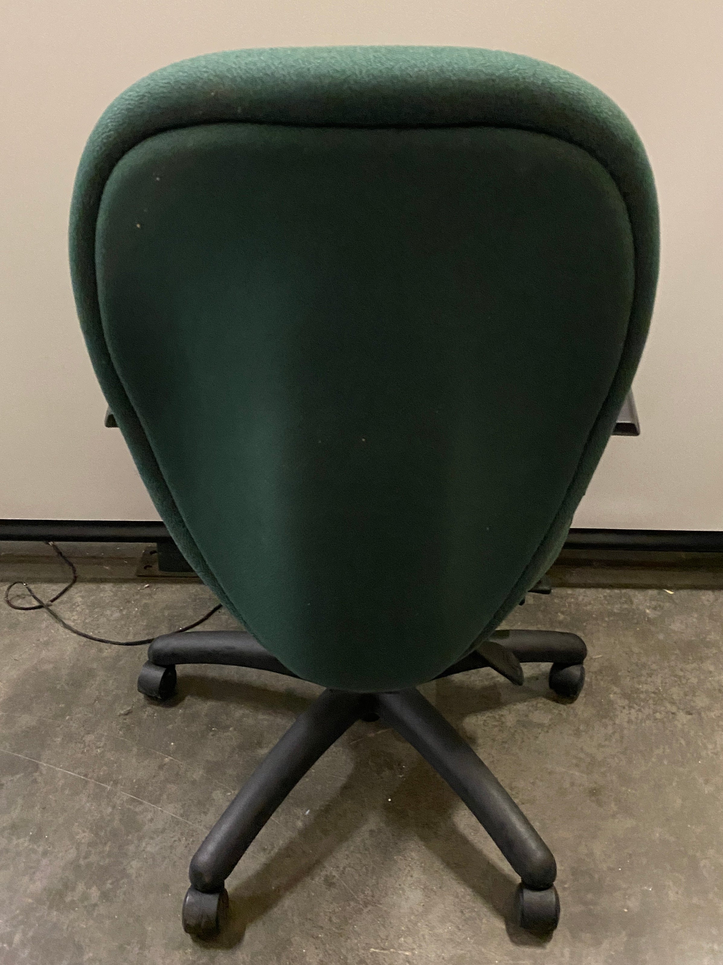 Global Upholstery Co INC Green Cushioned Adjustable Office Chair