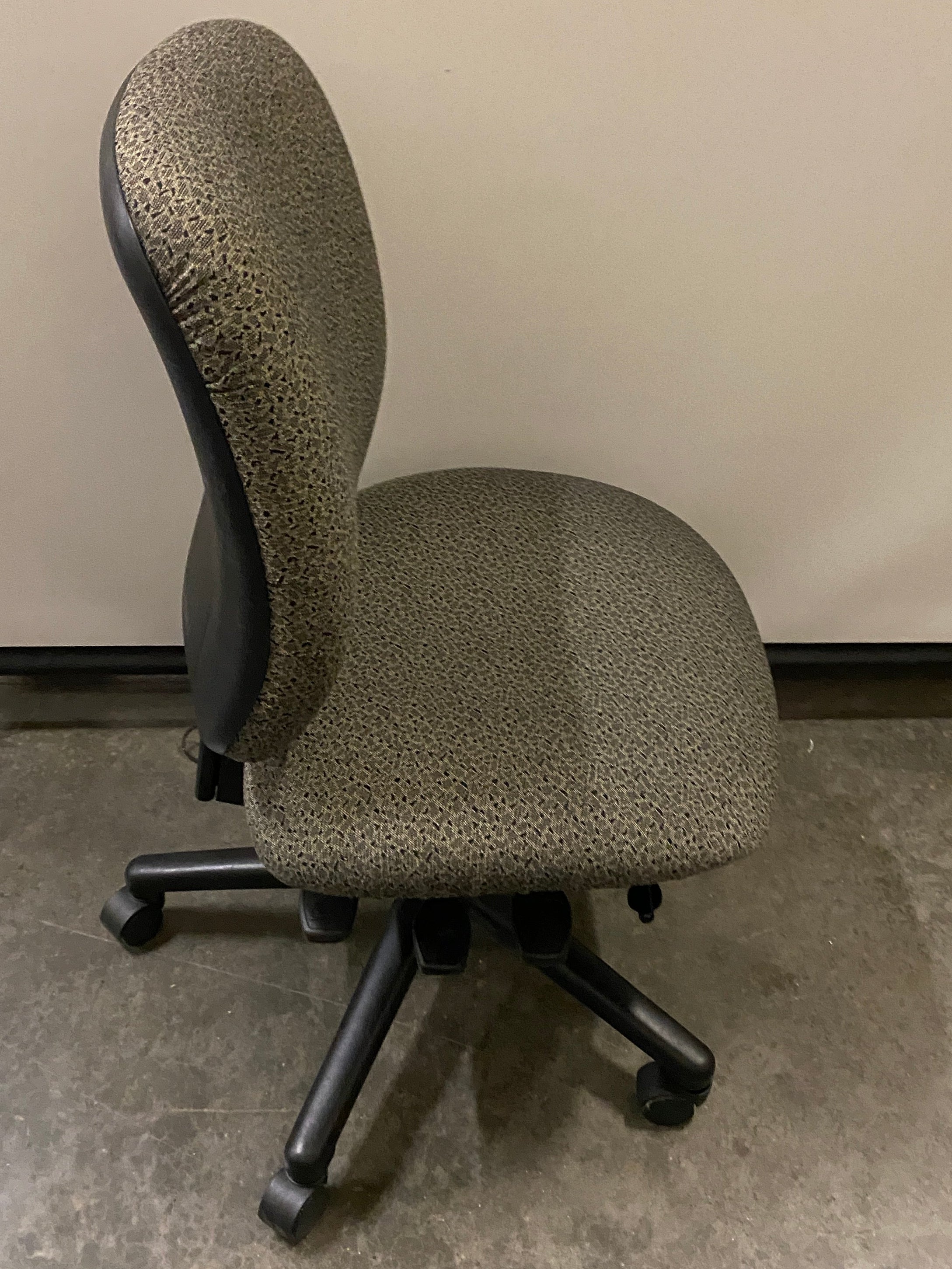 Hon #C202Z6 Tan Patterned Upholstered Rolling Office Chair