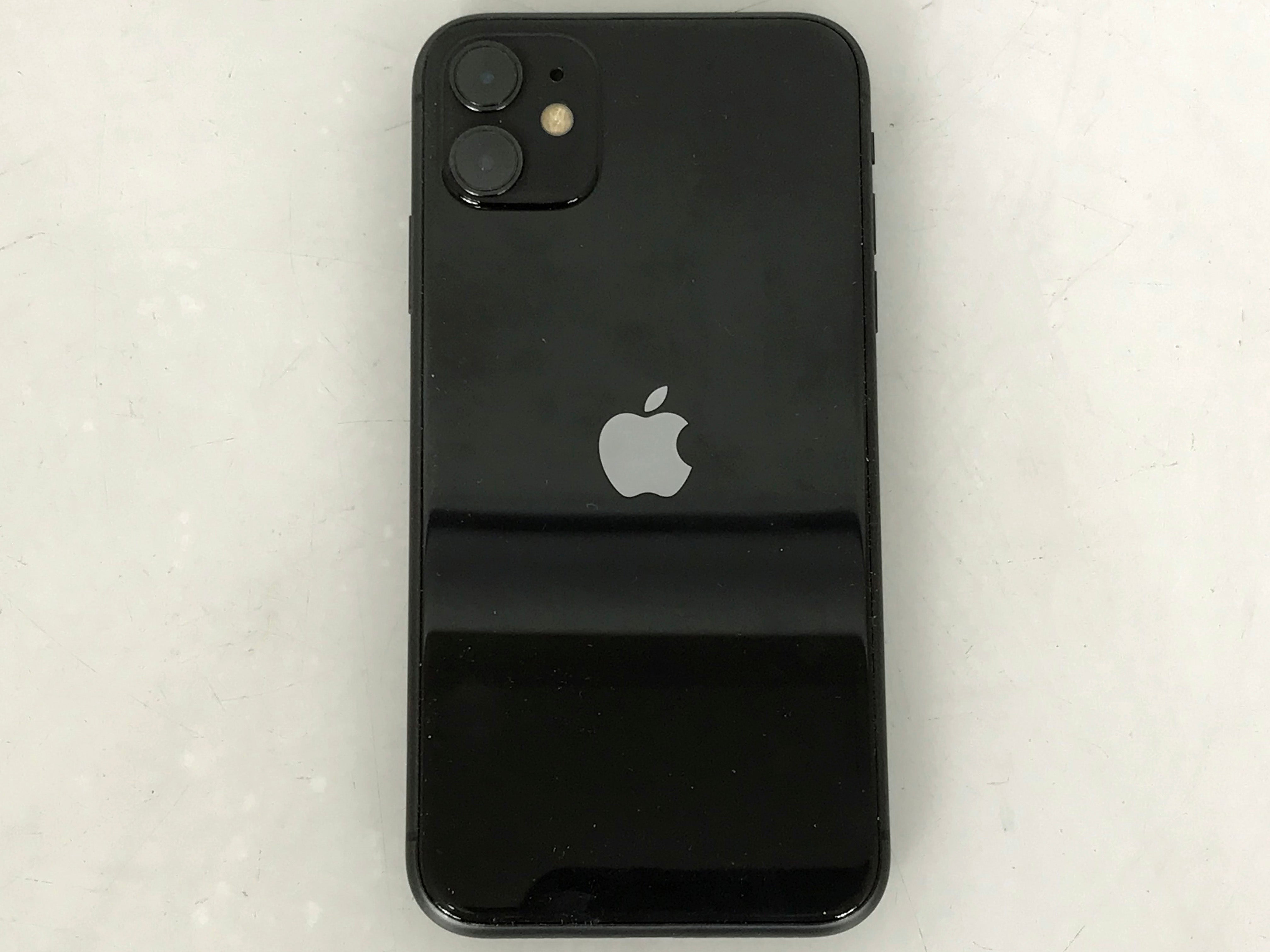 Apple iPhone 11 Black 6.1" Unlocked *Scratched Screen*