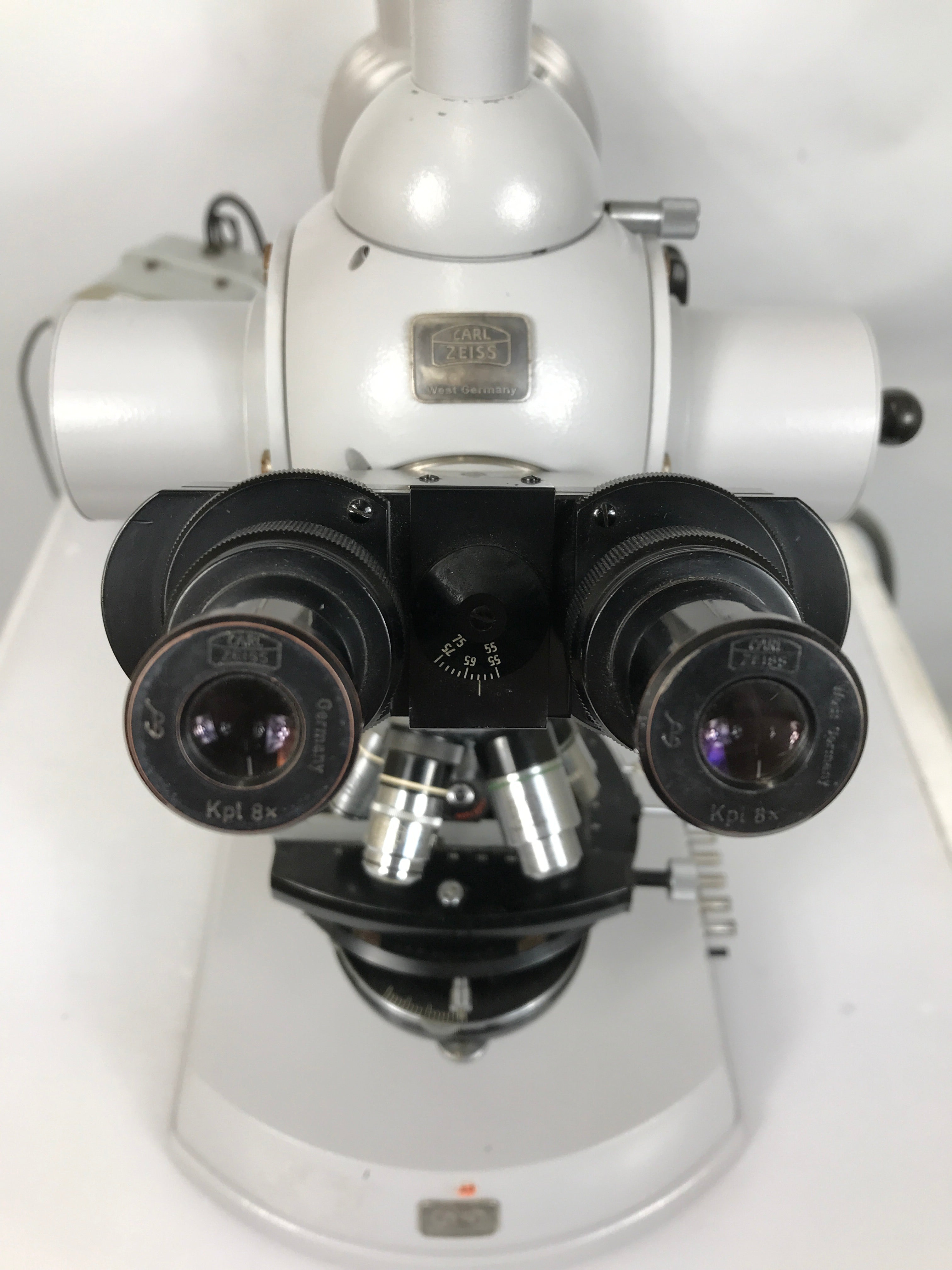 Carl Zeiss Universal Trinocular Fluorescence Microscope with 5 Objectives & Power Supply