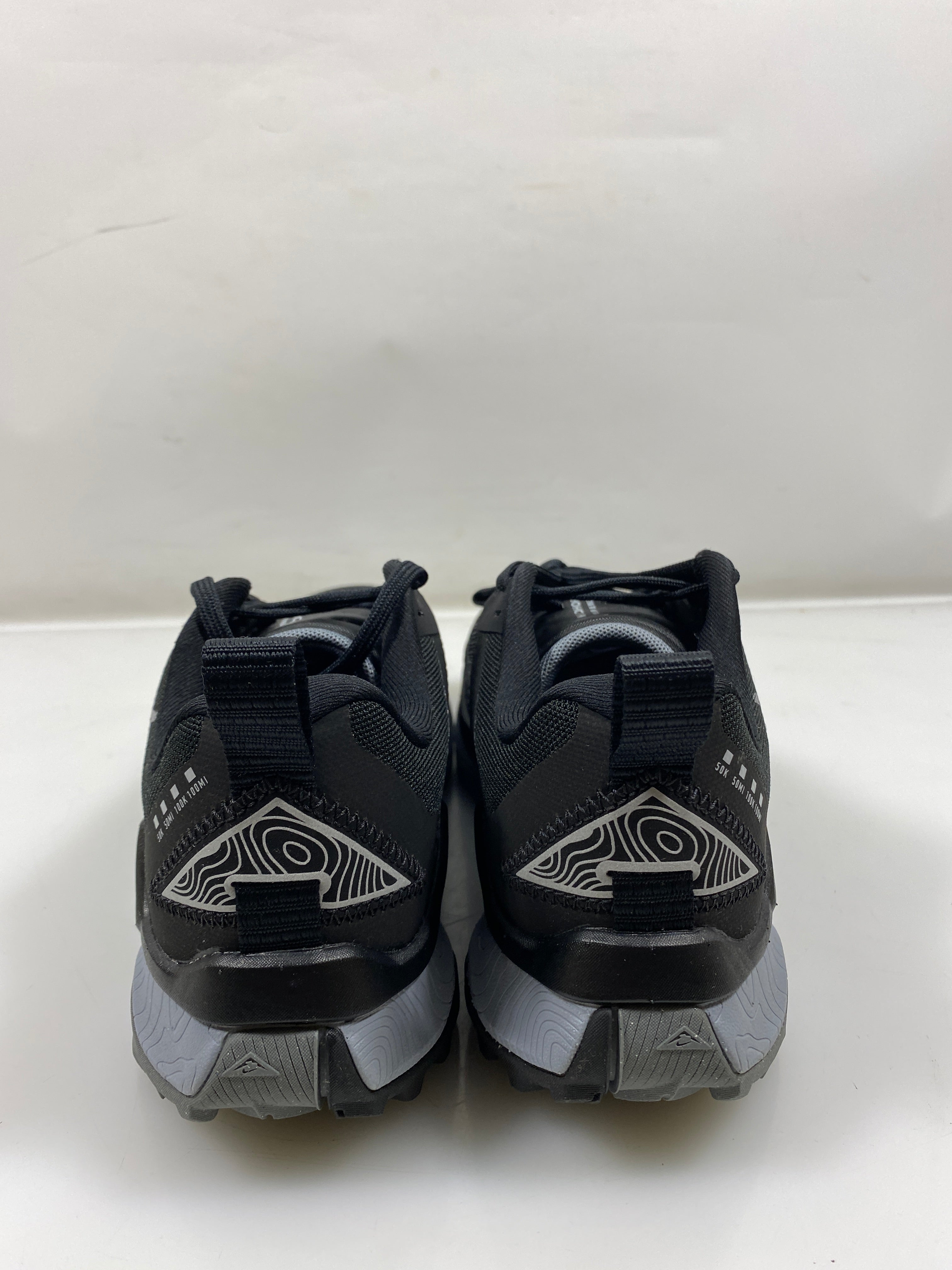 Women's Nike Wildhorse 8 Shoes Size 7.5