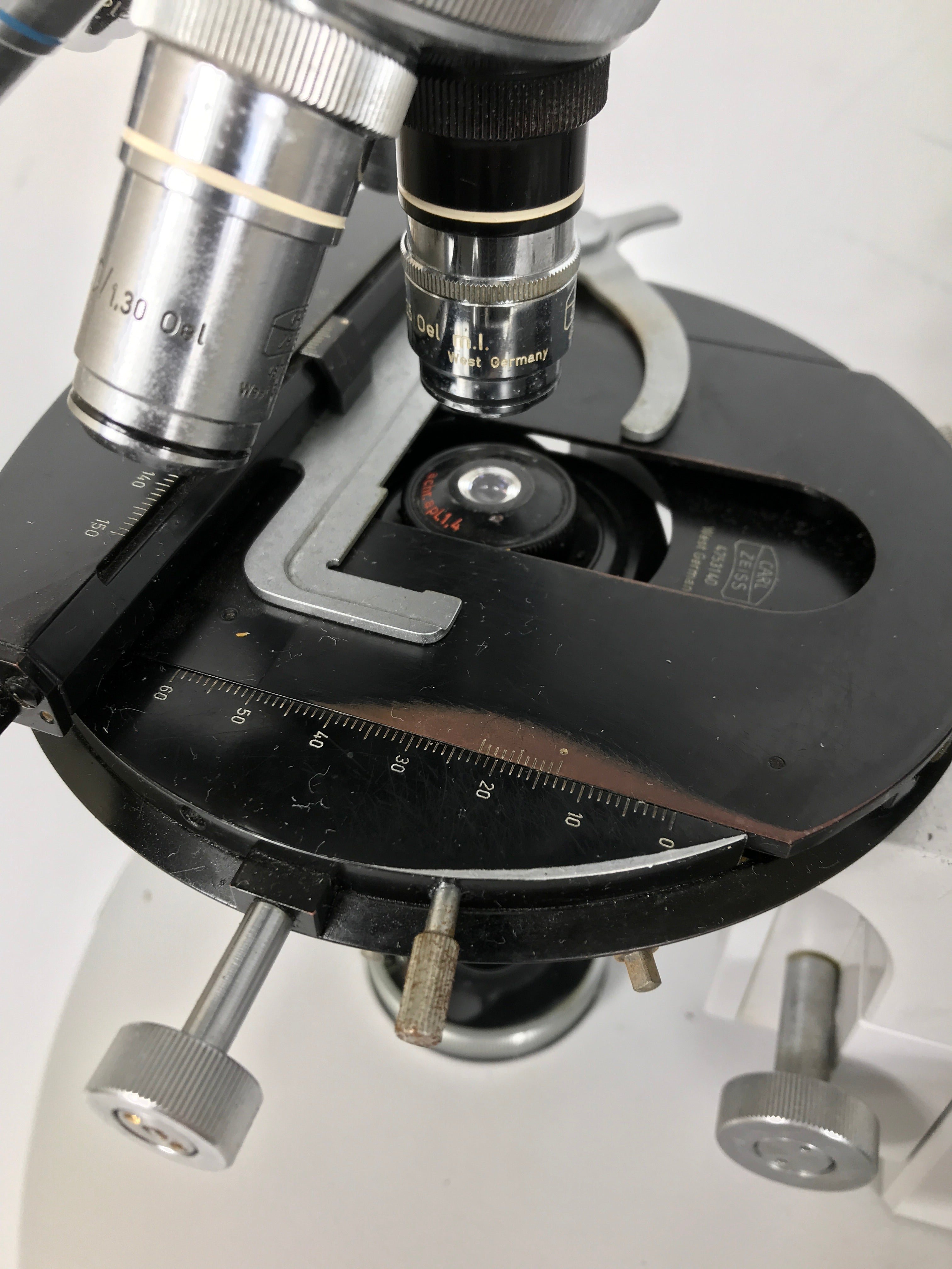 Carl Zeiss Universal Trinocular Fluorescence Microscope with 5 Objectives & Power Supply