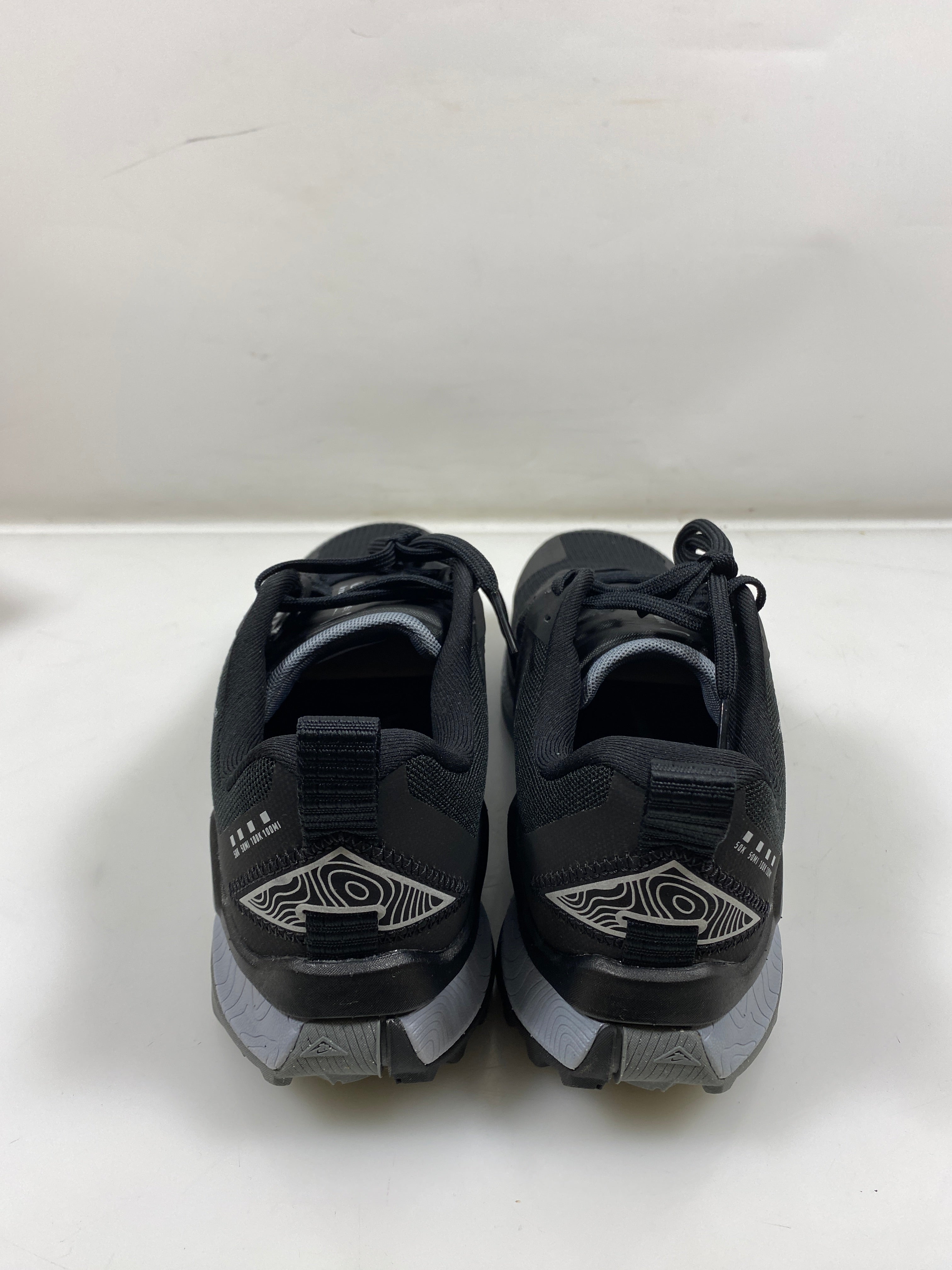 Women's Nike Wildhorse 8 Shoes Size 8.5
