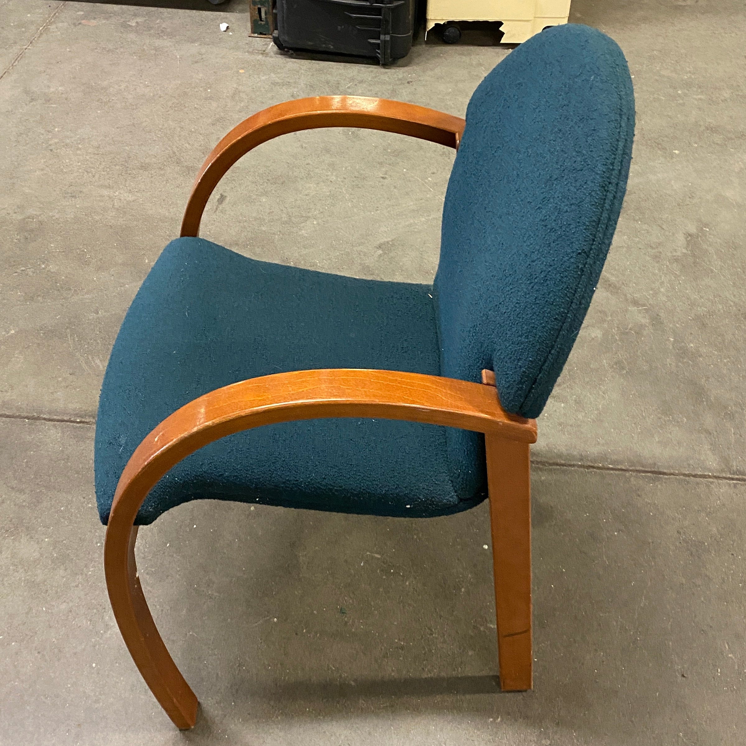 Green Upholstered Wooden Frame Chair (Rounded)
