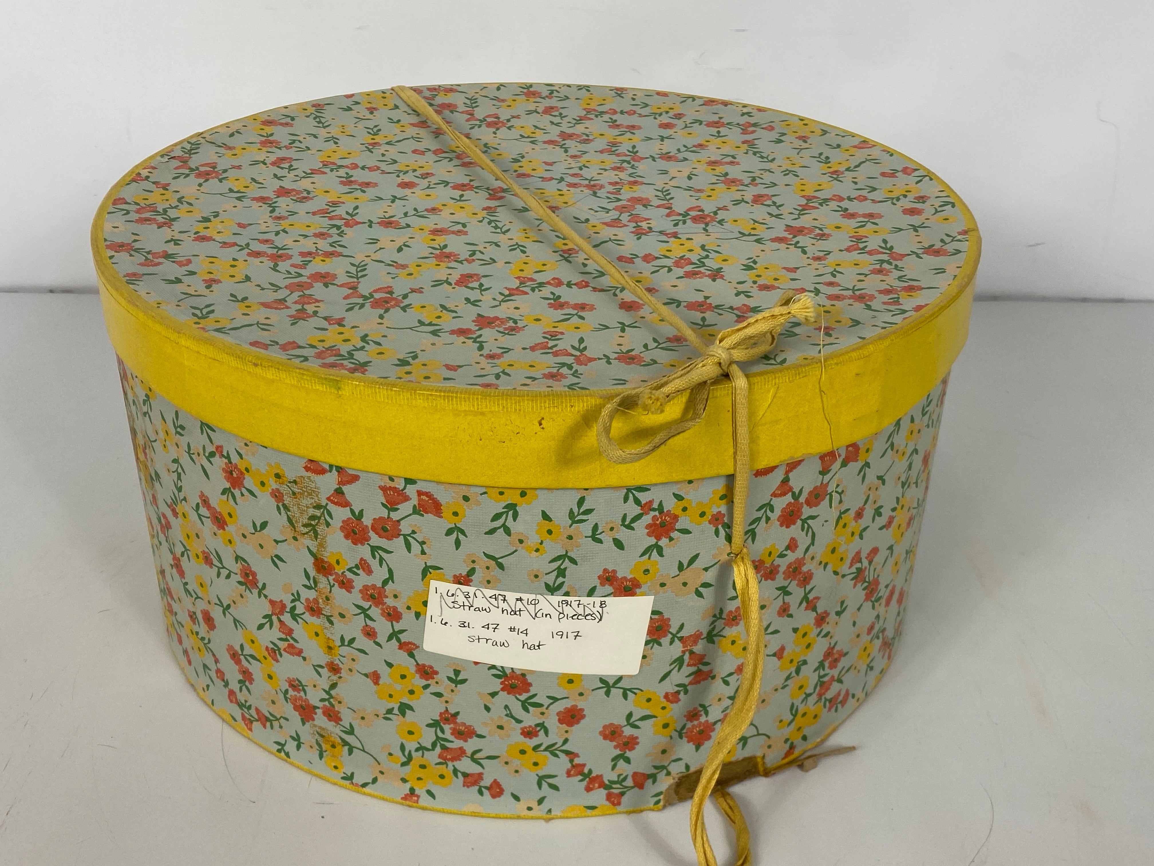 Vintage Floral Print Hat Box