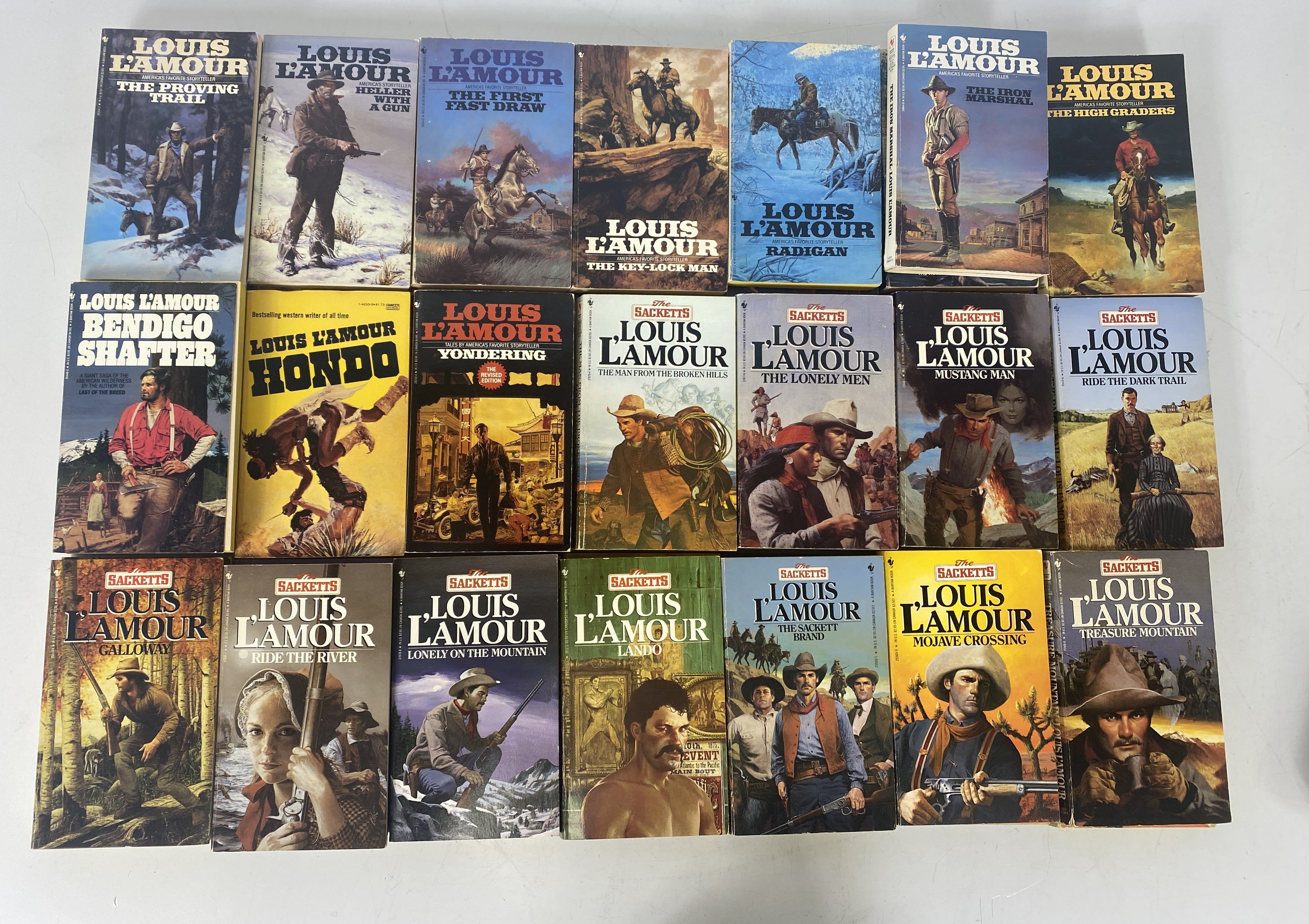 Lot of 90+ Western Louis L'Amour Novels SC Books