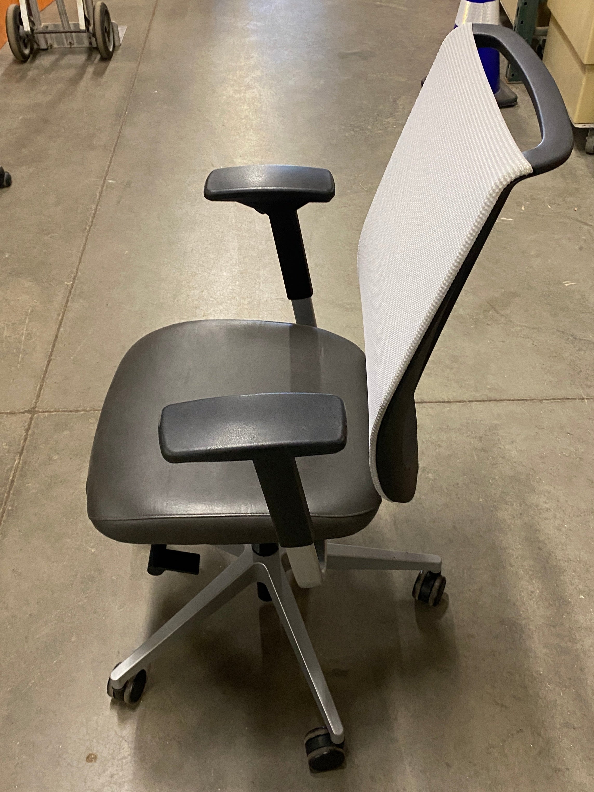 Steelcase #466160MTS Black and Grey Cushioned Office Chair