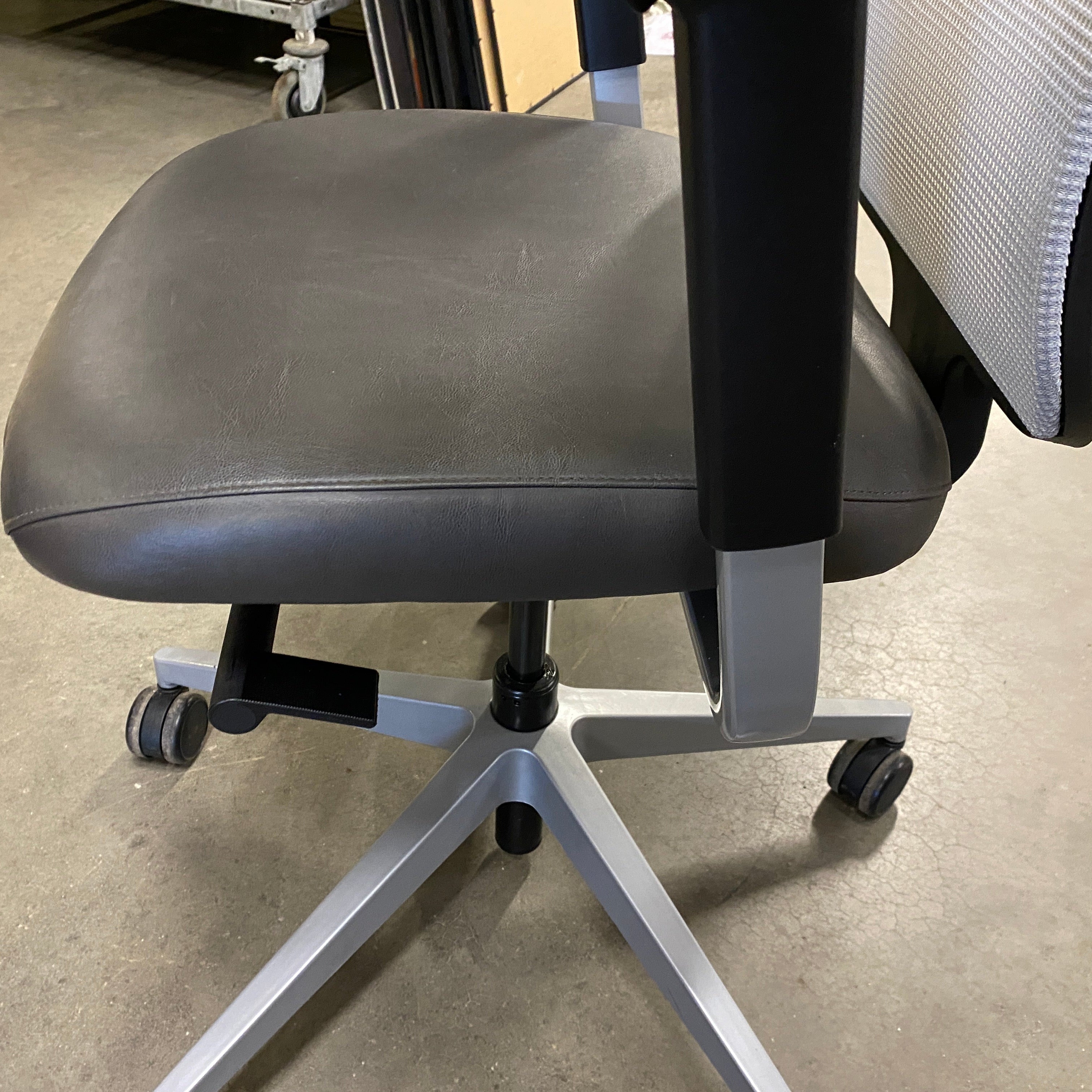 Steelcase #466160MTS Black and Grey Cushioned Office Chair