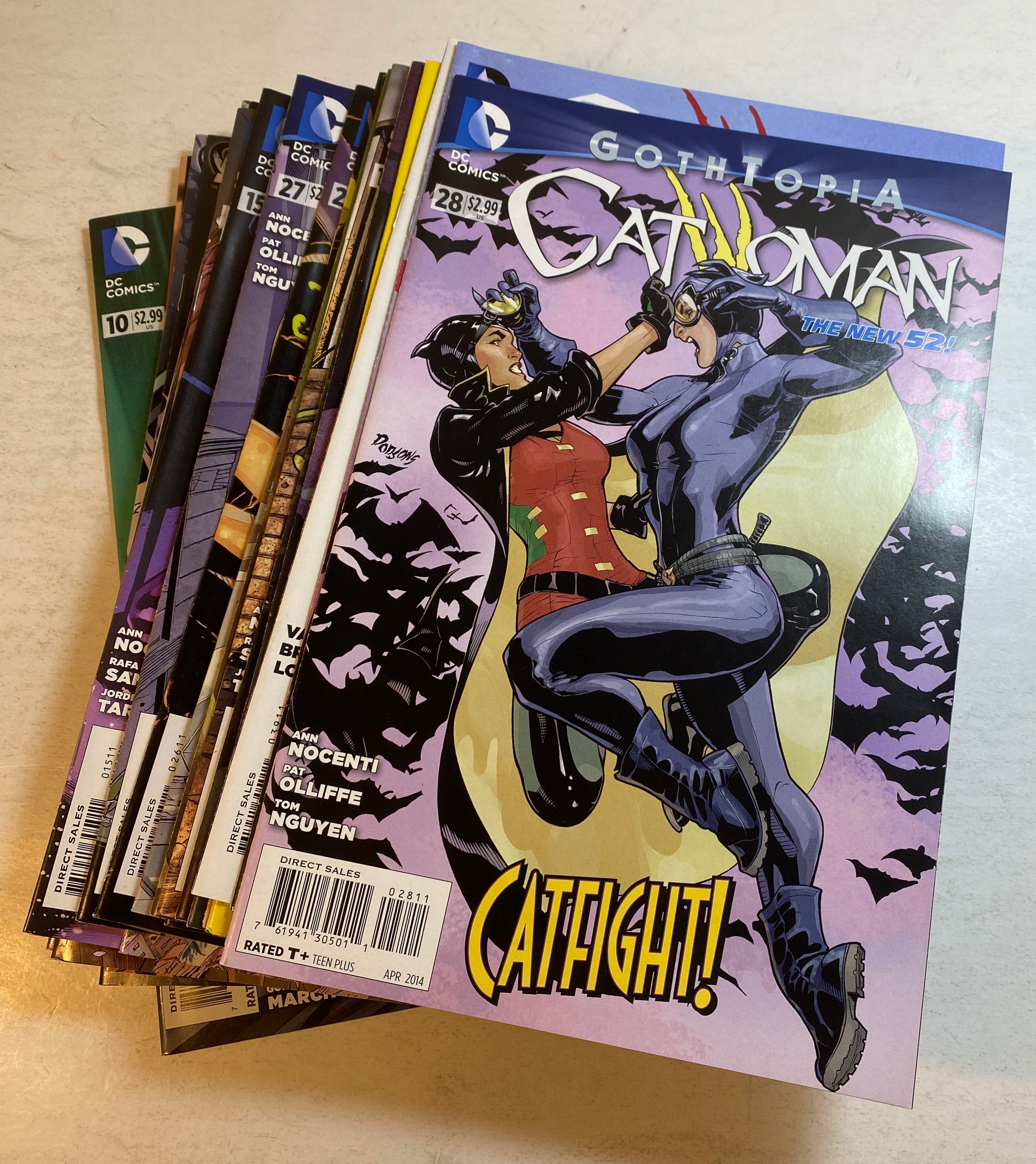 Lot of 31 Catwoman Comics DC 2012-2013