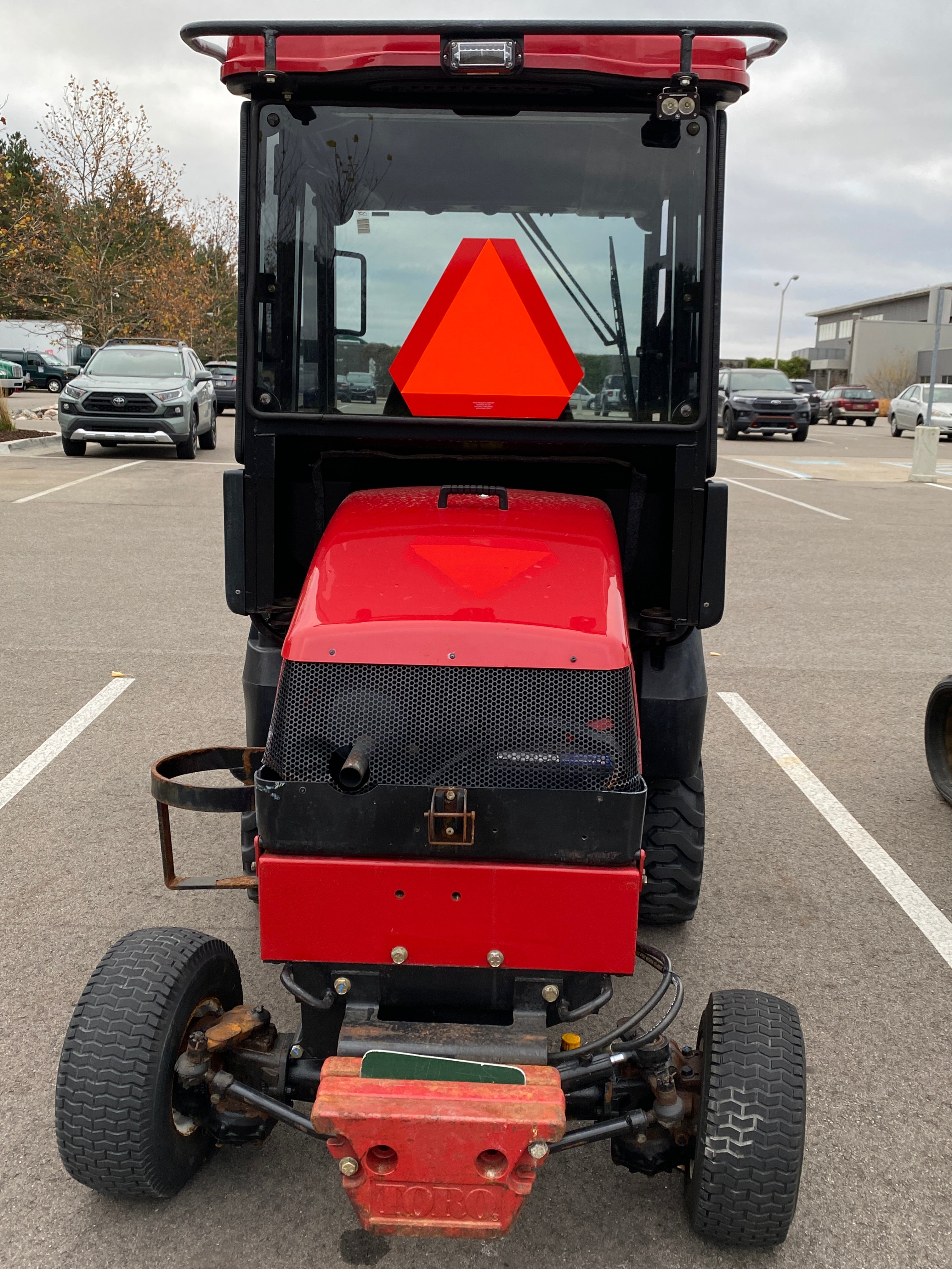 Toro Groundsmaster 3280-D Traction Unit With Cab and 5'Blade