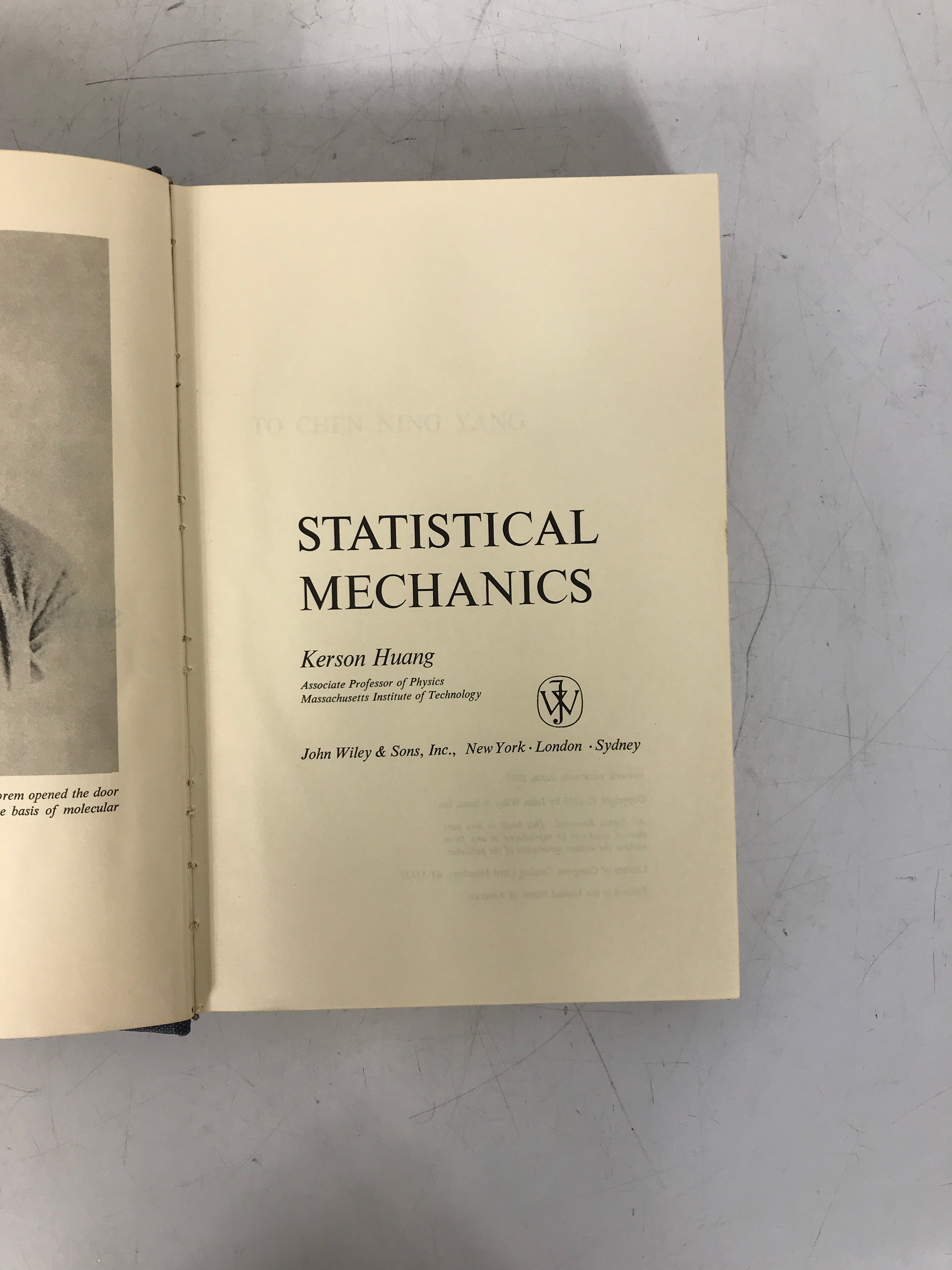 Statistical Mechanics Kerson Huang 1967 4th Printing HC DJ