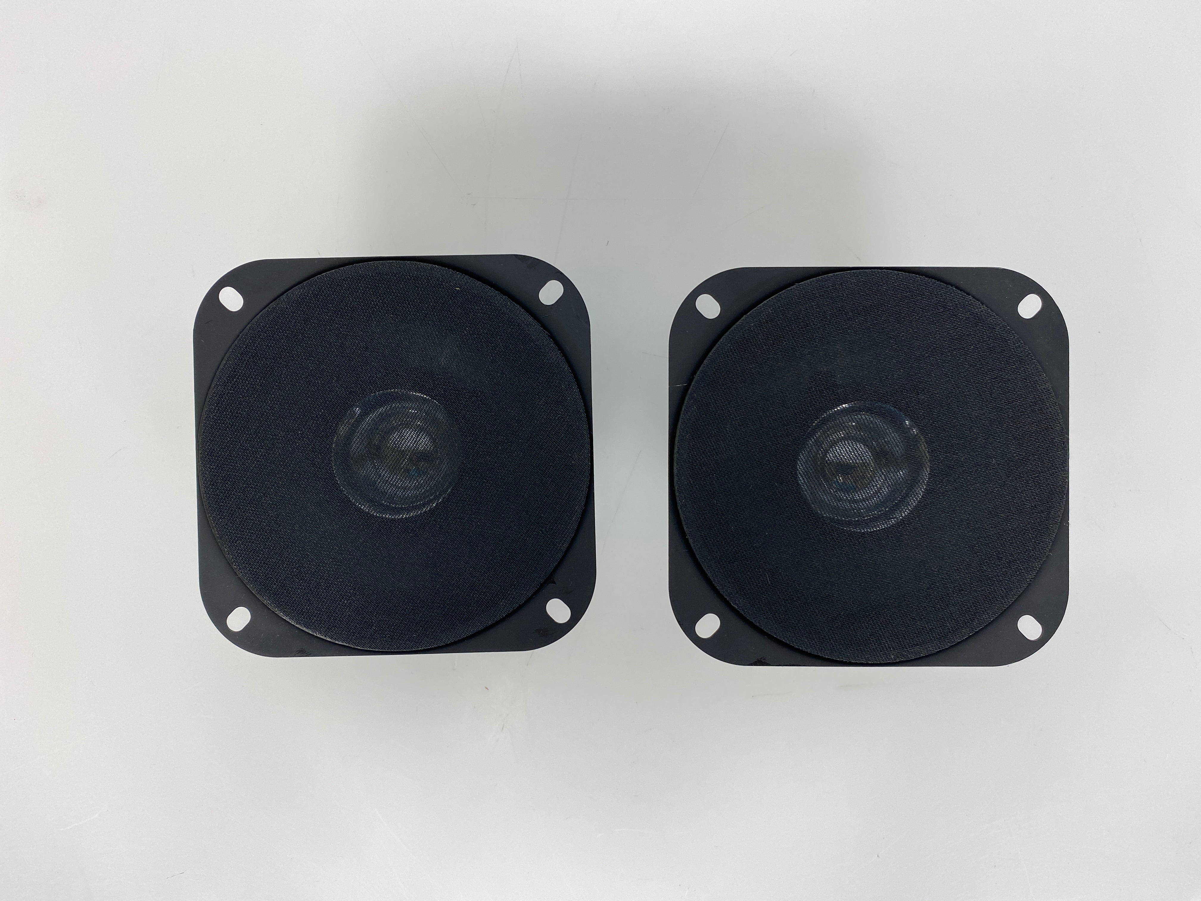 Audiovox 110-3050 4" Speakers Set of 2
