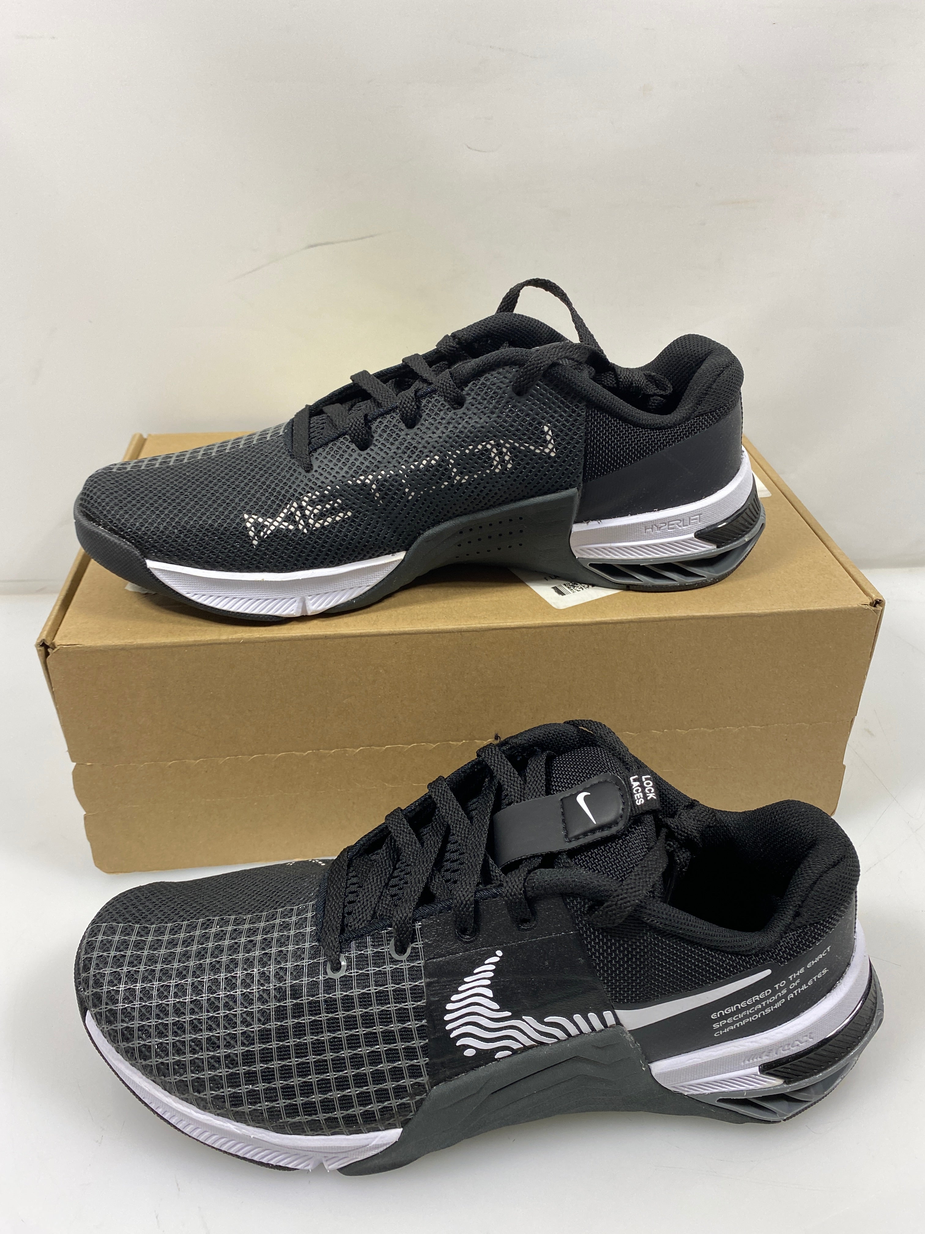 Women's Nike Metcon 8 Black Shoes Size 9