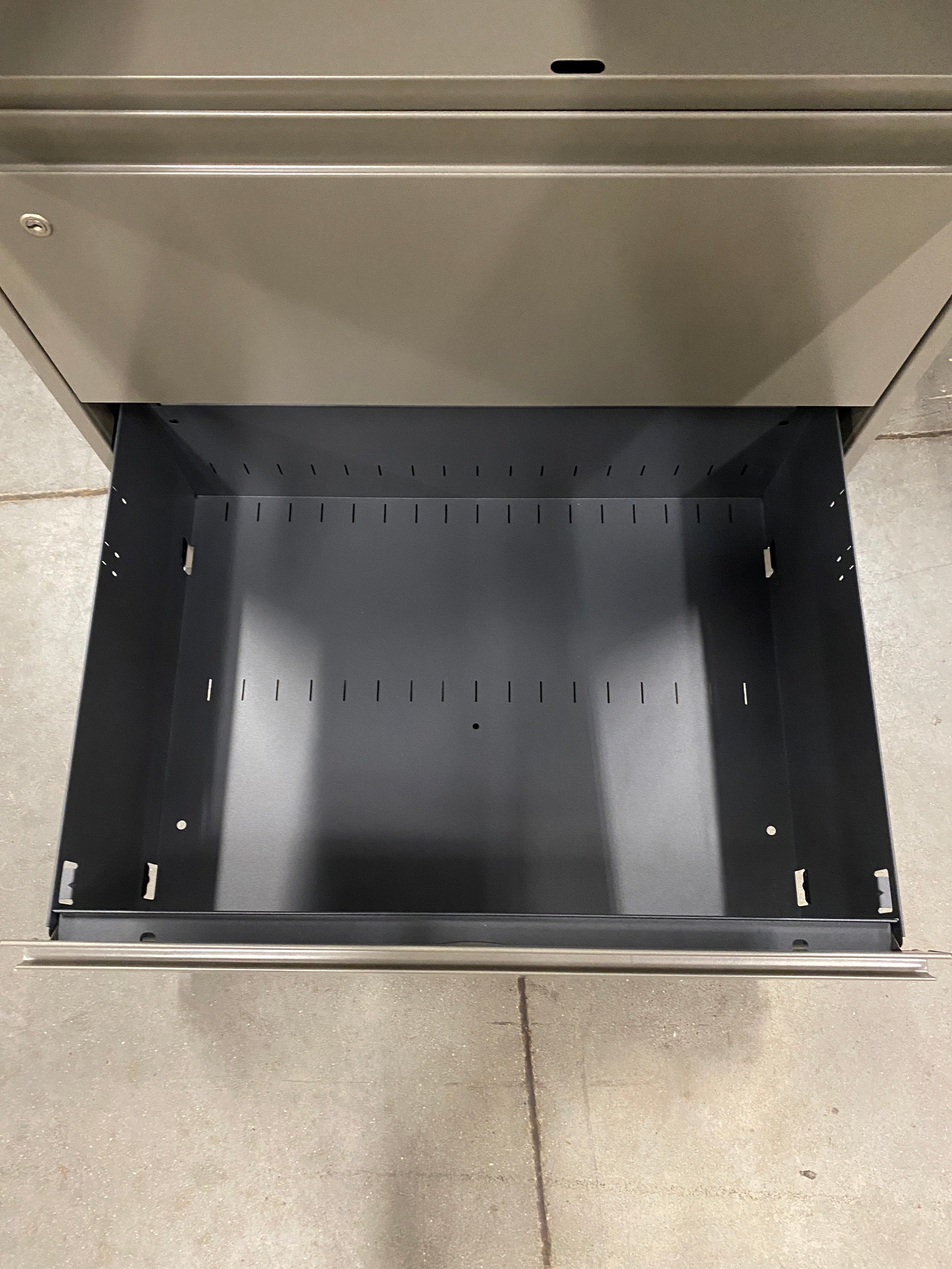 Steelcase #RCC24304AF Metal Cabinet & Drawers