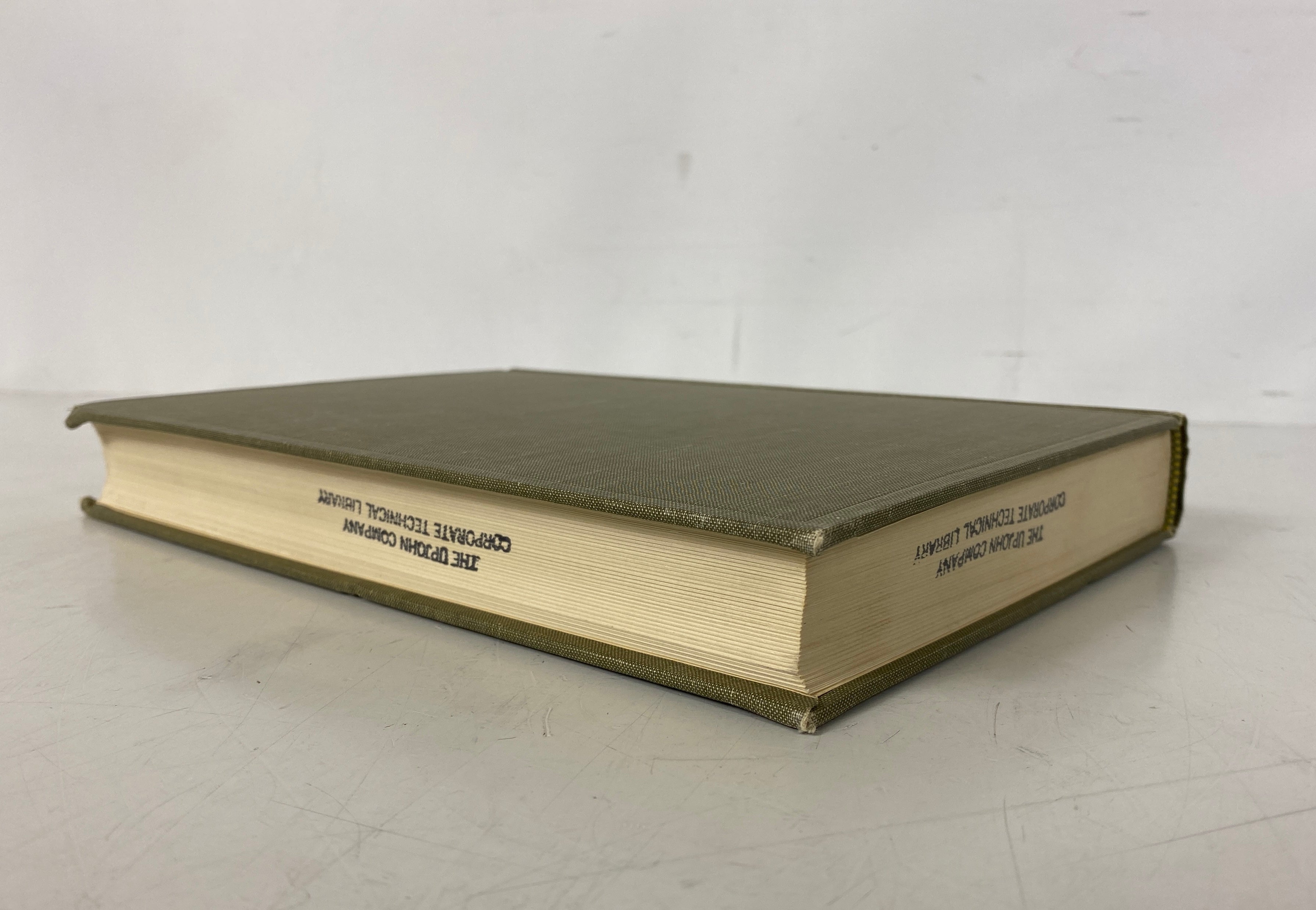 Qualitative Organic Microanalysis by Frank Schneider 1964 Ex-Library Textbook HC