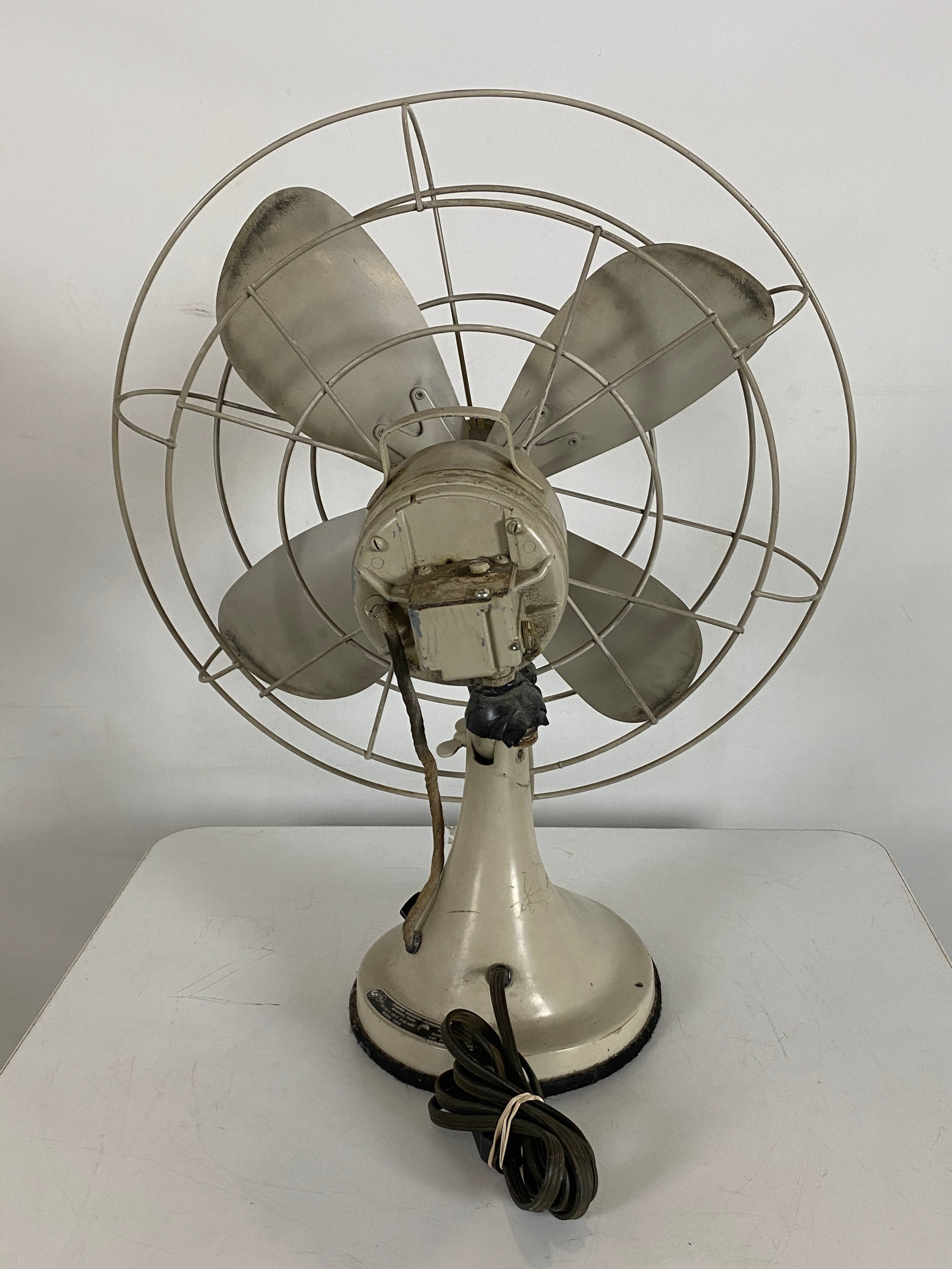 Vintage 19" Hunter Division Robbins & Myers Inc. Industrial 3 Speed Fan