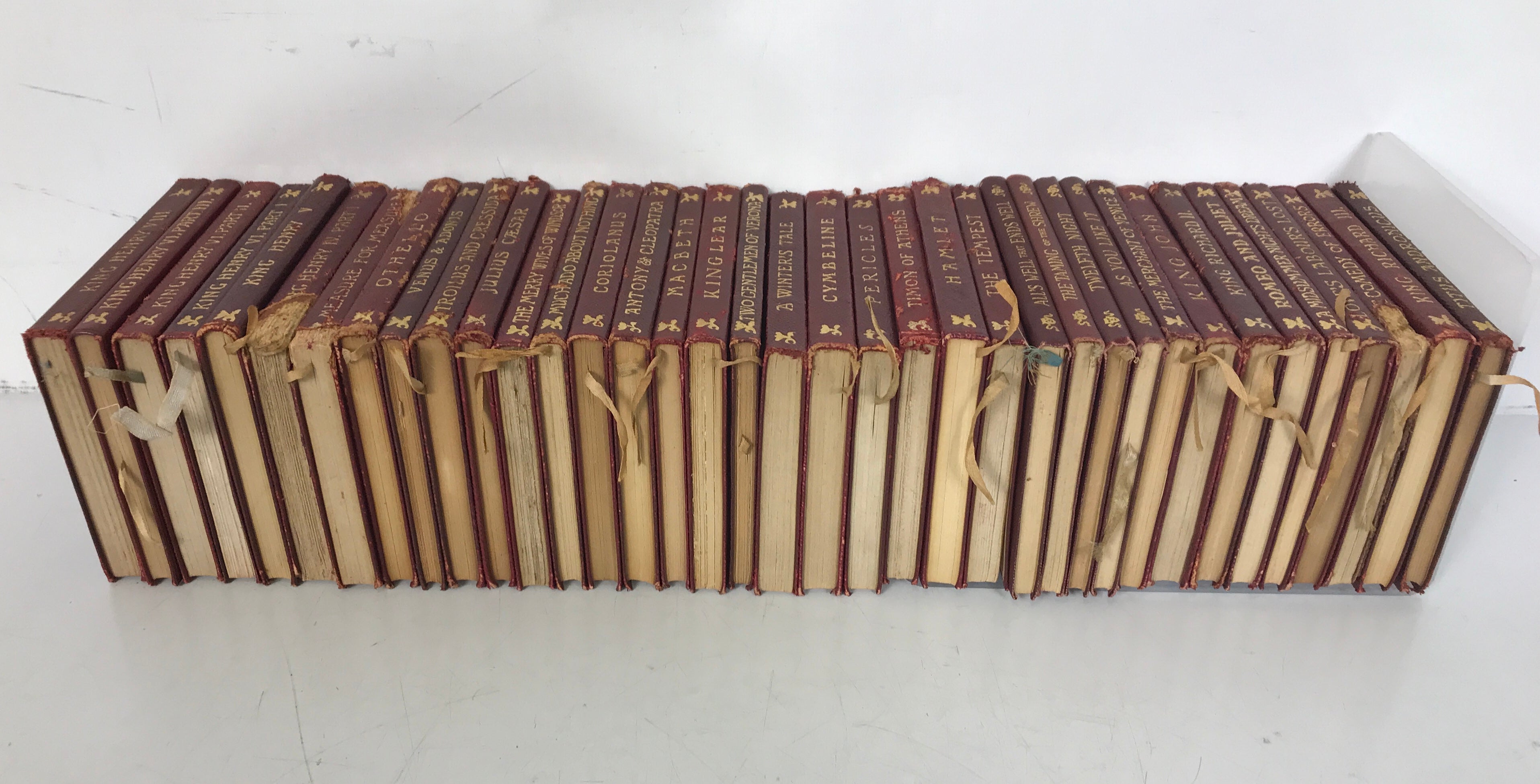 37 Vols: The Temple Shakespeare Collection 1909-1928 Some Leather Wraps