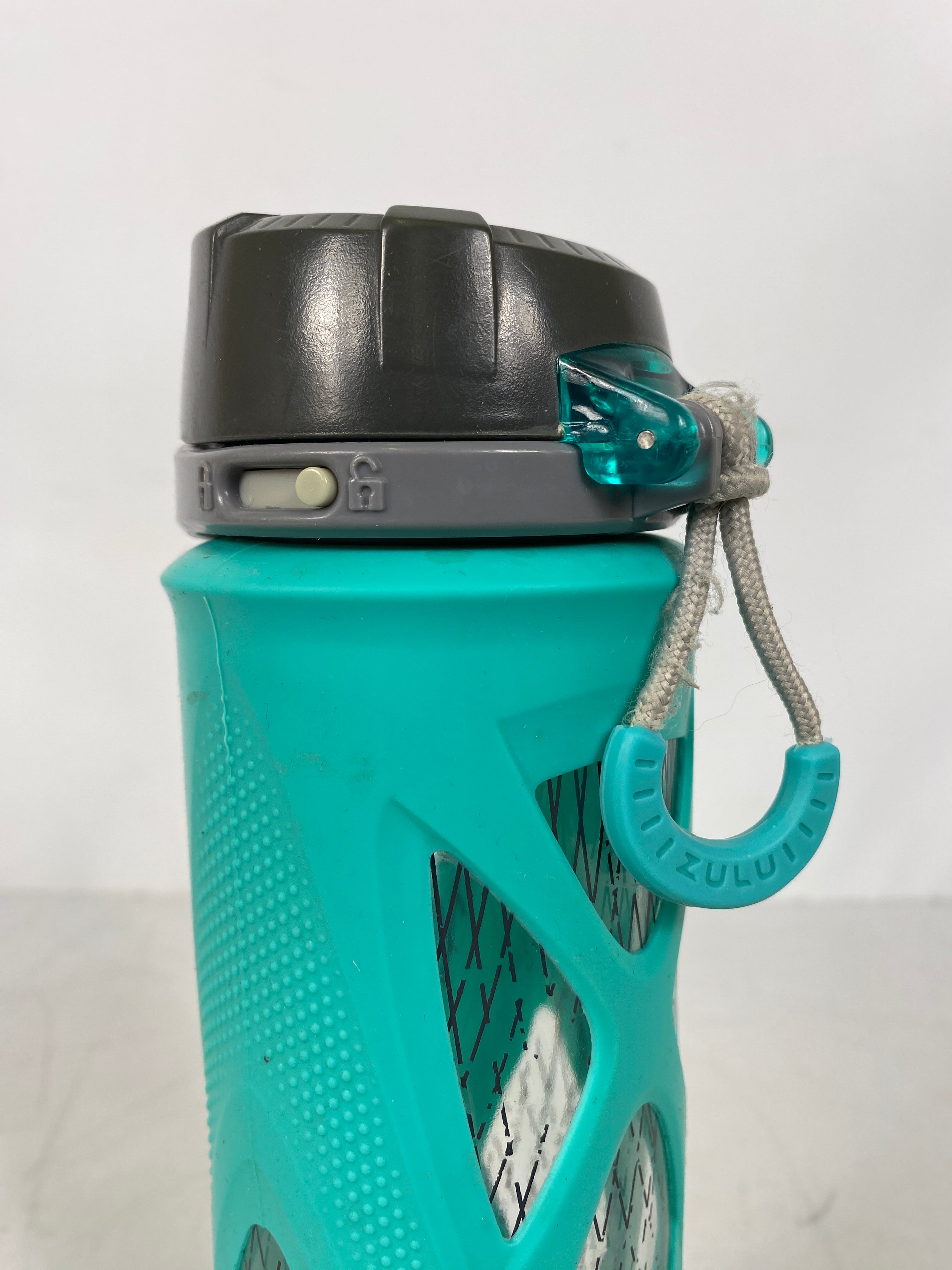 Zulu 20oz Teal Glass Water Bottle