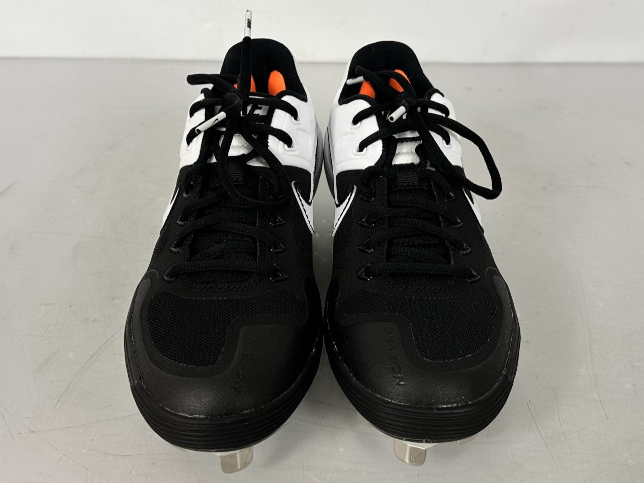 Nike Black & White Alpha Huarache Elite 2 Low Baseball Cleats Men's Size 7.5