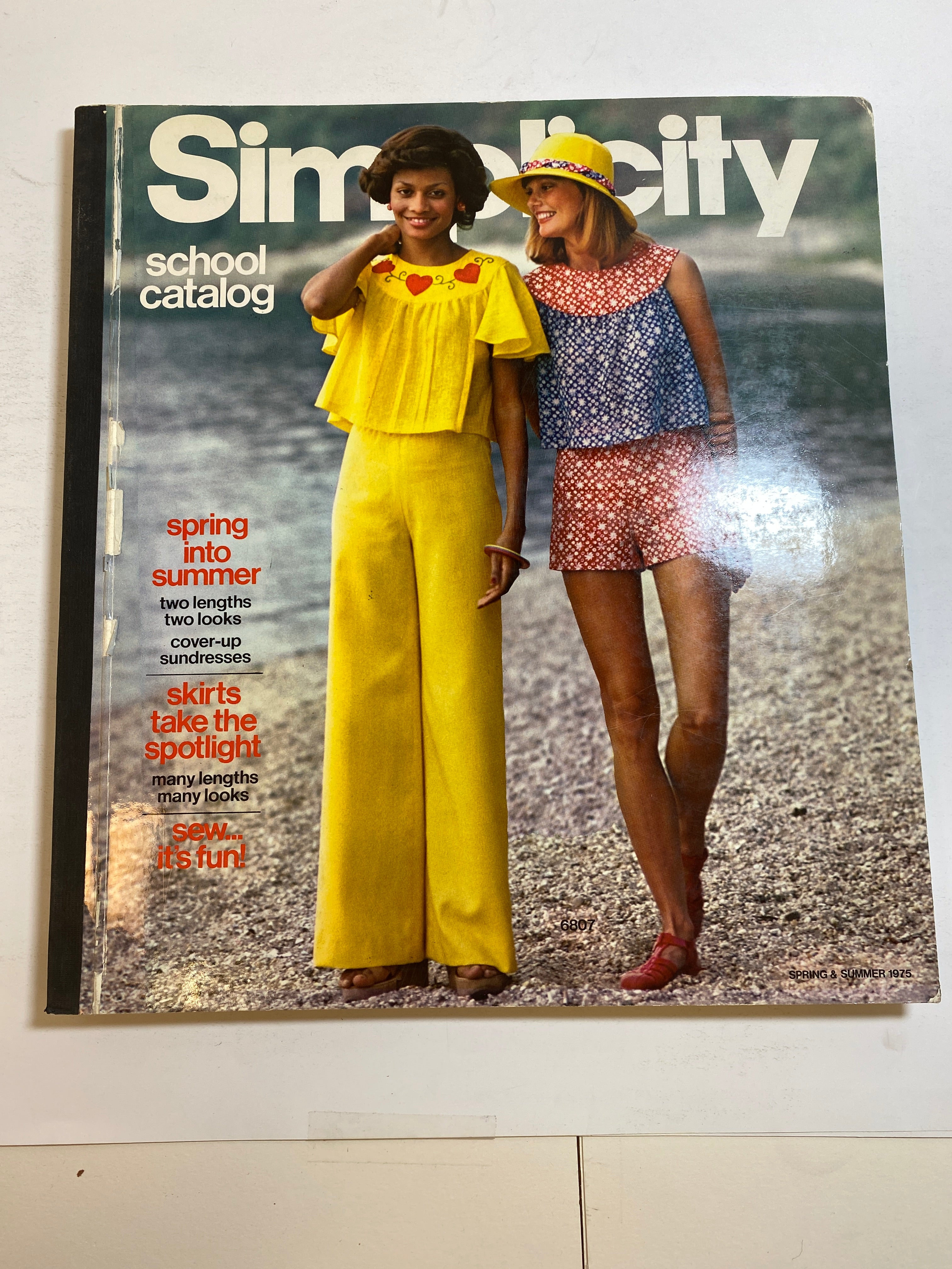 Simplicity 1975 School Counter Catalog Book